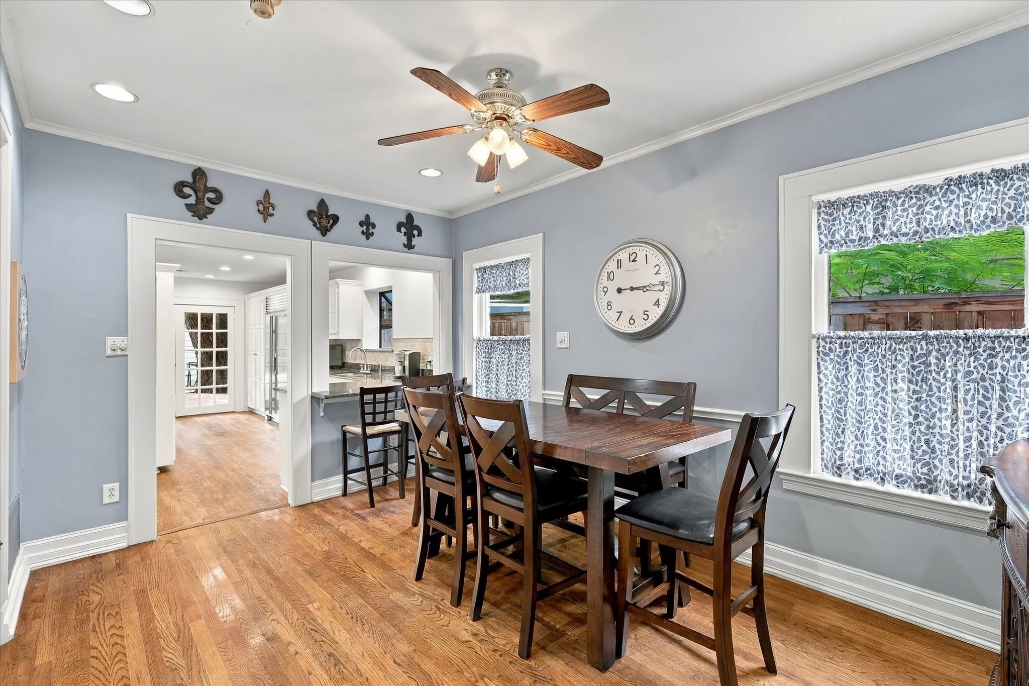 Single Family Residence For Sale in Tarrant County , 1500 Clover Lane, Fort Worth, Texas 76107, 4 Bedroom, 3 Bathroom, Garage spaces, 2,376 Sqft, built in 1924, mls#21395932, Real Estate Agent in Fort Worth, Homes For Sale in Tarrant county, Homes For Sale in Fort Worth, Realtor in Fort Worth Texas, Real Estate Brokerage Independent Realty Texas, Luminita Cordes Realtor