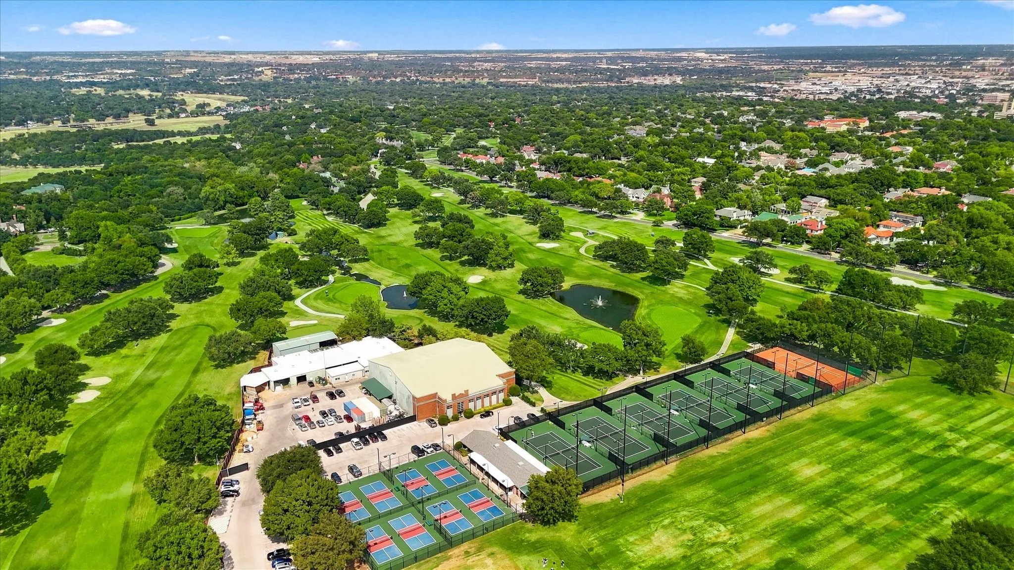 Single Family Residence For Sale in Tarrant County , 1500 Clover Lane, Fort Worth, Texas 76107, 4 Bedroom, 3 Bathroom, Garage spaces, 2,376 Sqft, built in 1924, mls#21395932, Real Estate Agent in Fort Worth, Homes For Sale in Tarrant county, Homes For Sale in Fort Worth, Realtor in Fort Worth Texas, Real Estate Brokerage Independent Realty Texas, Luminita Cordes Realtor