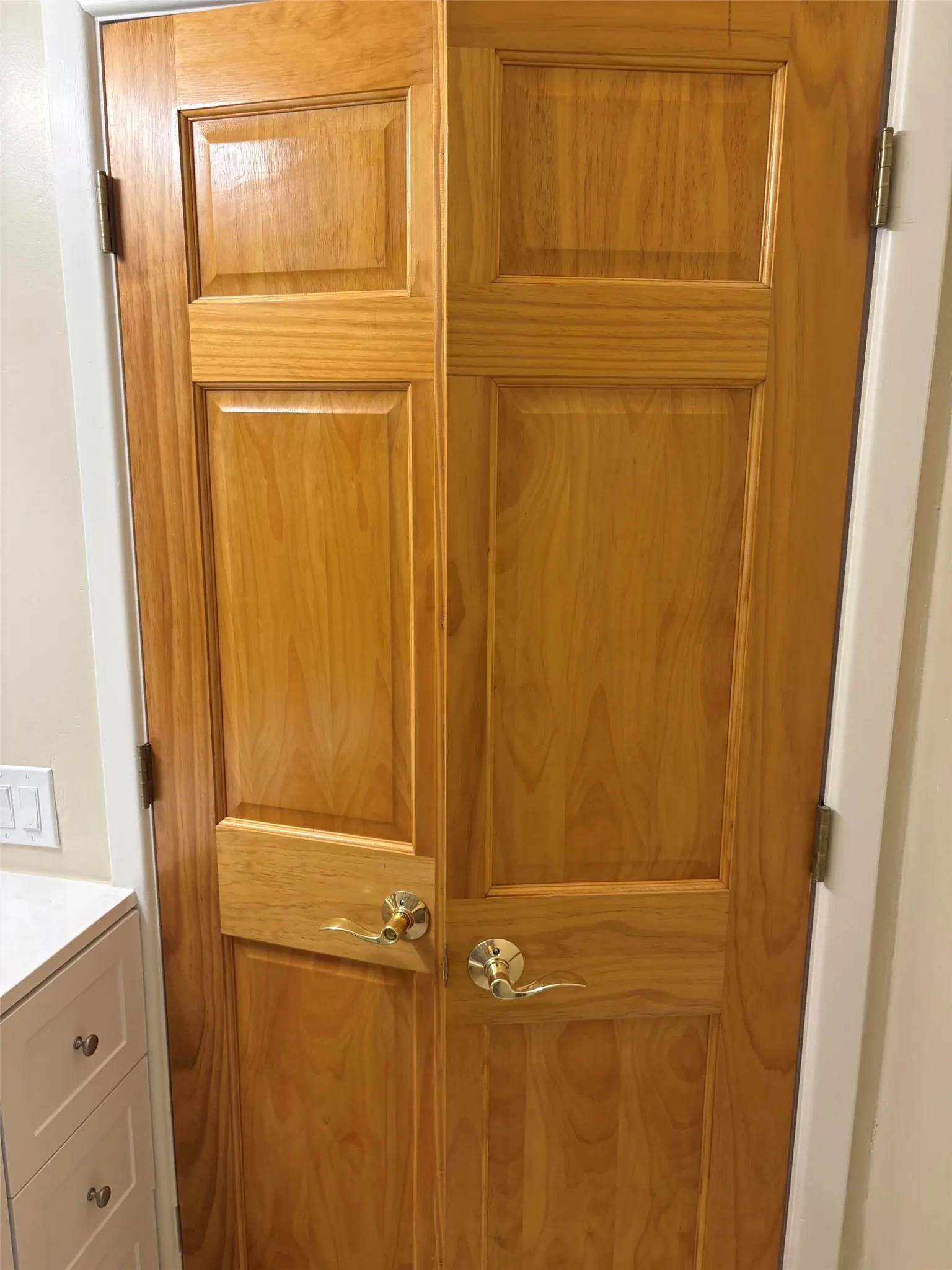Single Family Residence For Sale in Lubbock County , 5731 37th Street, Lubbock, Texas 79407, 3 Bedroom, 2 Bathroom, 2 Garage spaces, 1,463 Sqft, built in 1970, mls#21396288, Real Estate Agent in Lubbock, Homes For Sale in Lubbock county, Homes For Sale in Lubbock, Realtor in Lubbock Texas, Real Estate Brokerage Independent Realty Texas, Luminita Cordes Realtor