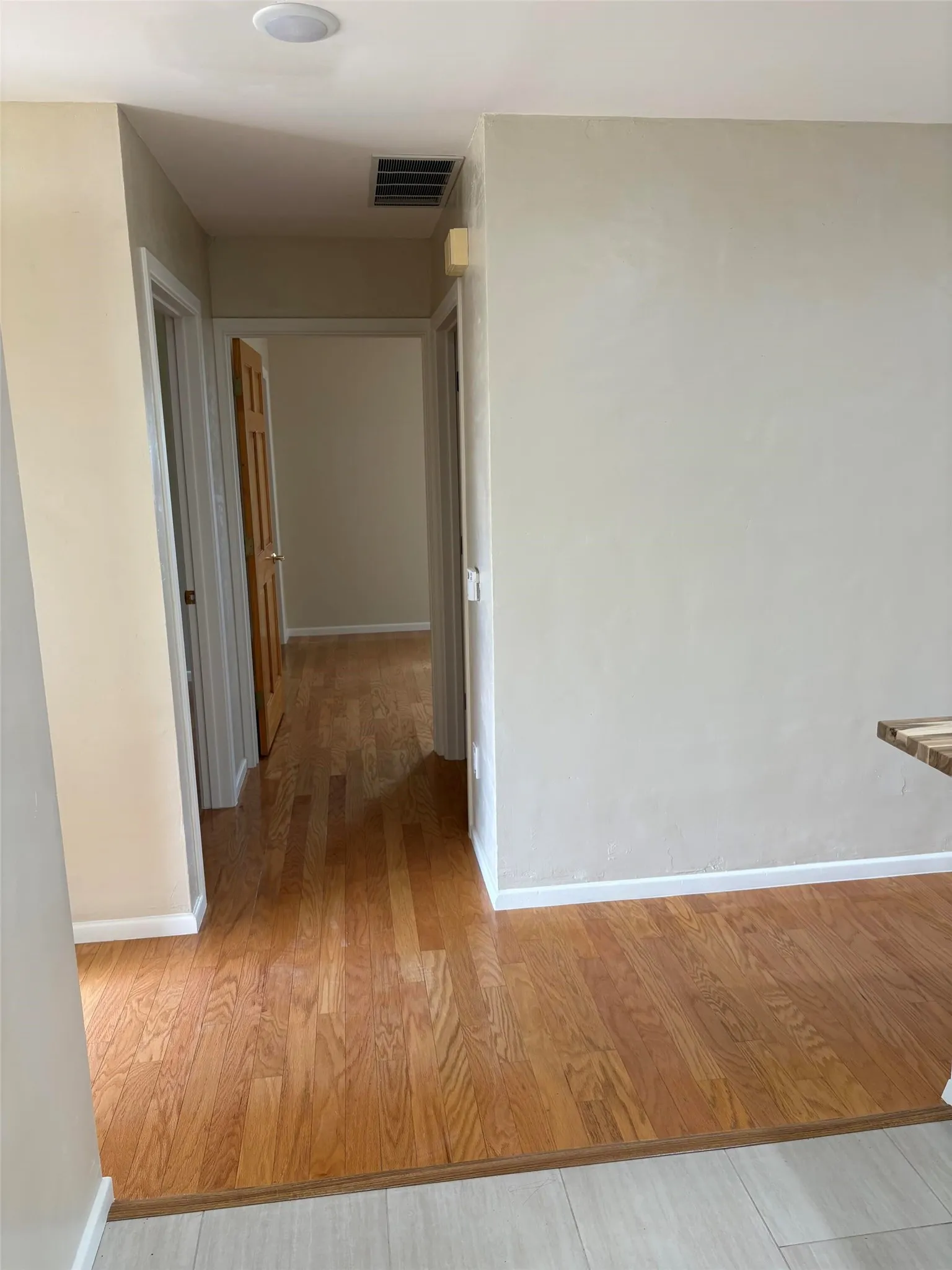 Single Family Residence For Sale in Lubbock County , 5731 37th Street, Lubbock, Texas 79407, 3 Bedroom, 2 Bathroom, 2 Garage spaces, 1,463 Sqft, built in 1970, mls#21396288, Real Estate Agent in Lubbock, Homes For Sale in Lubbock county, Homes For Sale in Lubbock, Realtor in Lubbock Texas, Real Estate Brokerage Independent Realty Texas, Luminita Cordes Realtor