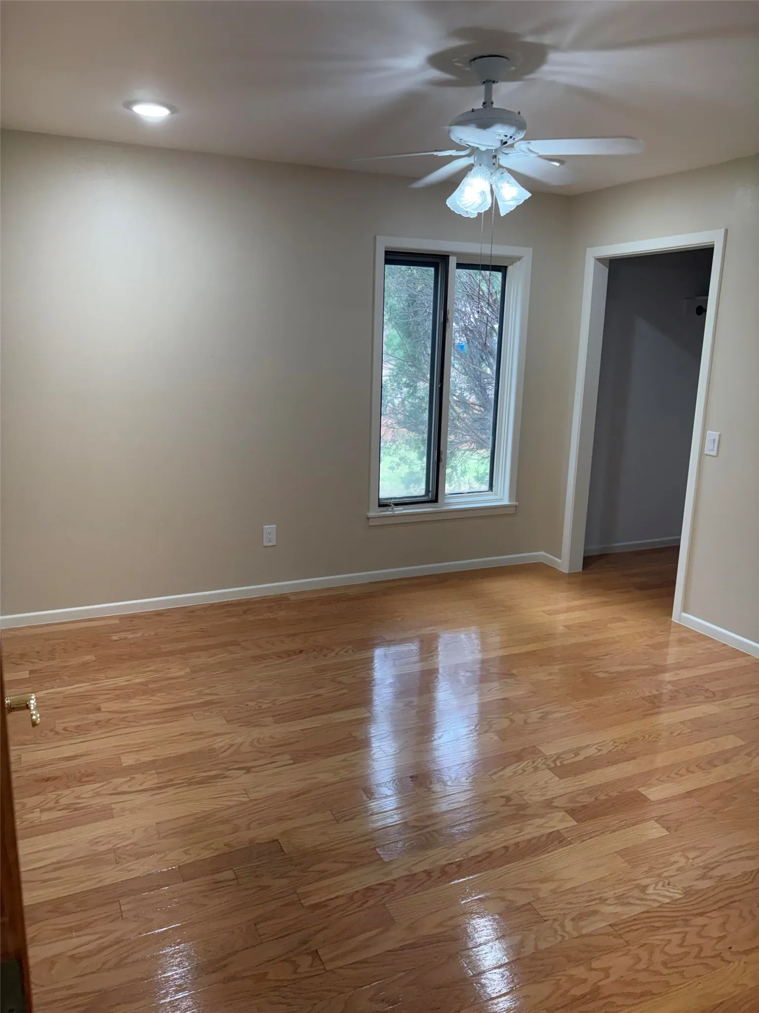 Single Family Residence For Sale in Lubbock County , 5731 37th Street, Lubbock, Texas 79407, 3 Bedroom, 2 Bathroom, 2 Garage spaces, 1,463 Sqft, built in 1970, mls#21396288, Real Estate Agent in Lubbock, Homes For Sale in Lubbock county, Homes For Sale in Lubbock, Realtor in Lubbock Texas, Real Estate Brokerage Independent Realty Texas, Luminita Cordes Realtor