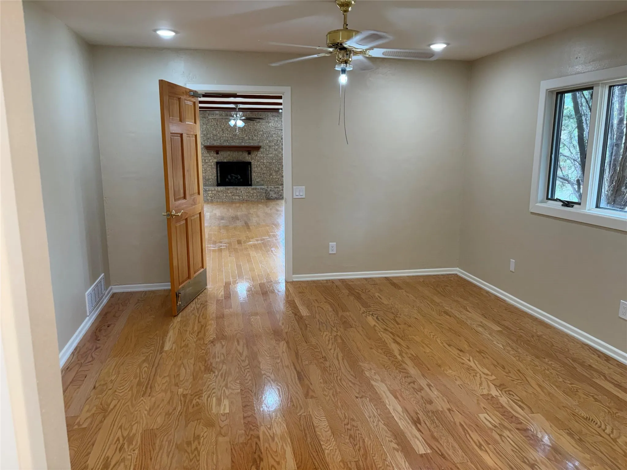 Single Family Residence For Sale in Lubbock County , 5731 37th Street, Lubbock, Texas 79407, 3 Bedroom, 2 Bathroom, 2 Garage spaces, 1,463 Sqft, built in 1970, mls#21396288, Real Estate Agent in Lubbock, Homes For Sale in Lubbock county, Homes For Sale in Lubbock, Realtor in Lubbock Texas, Real Estate Brokerage Independent Realty Texas, Luminita Cordes Realtor