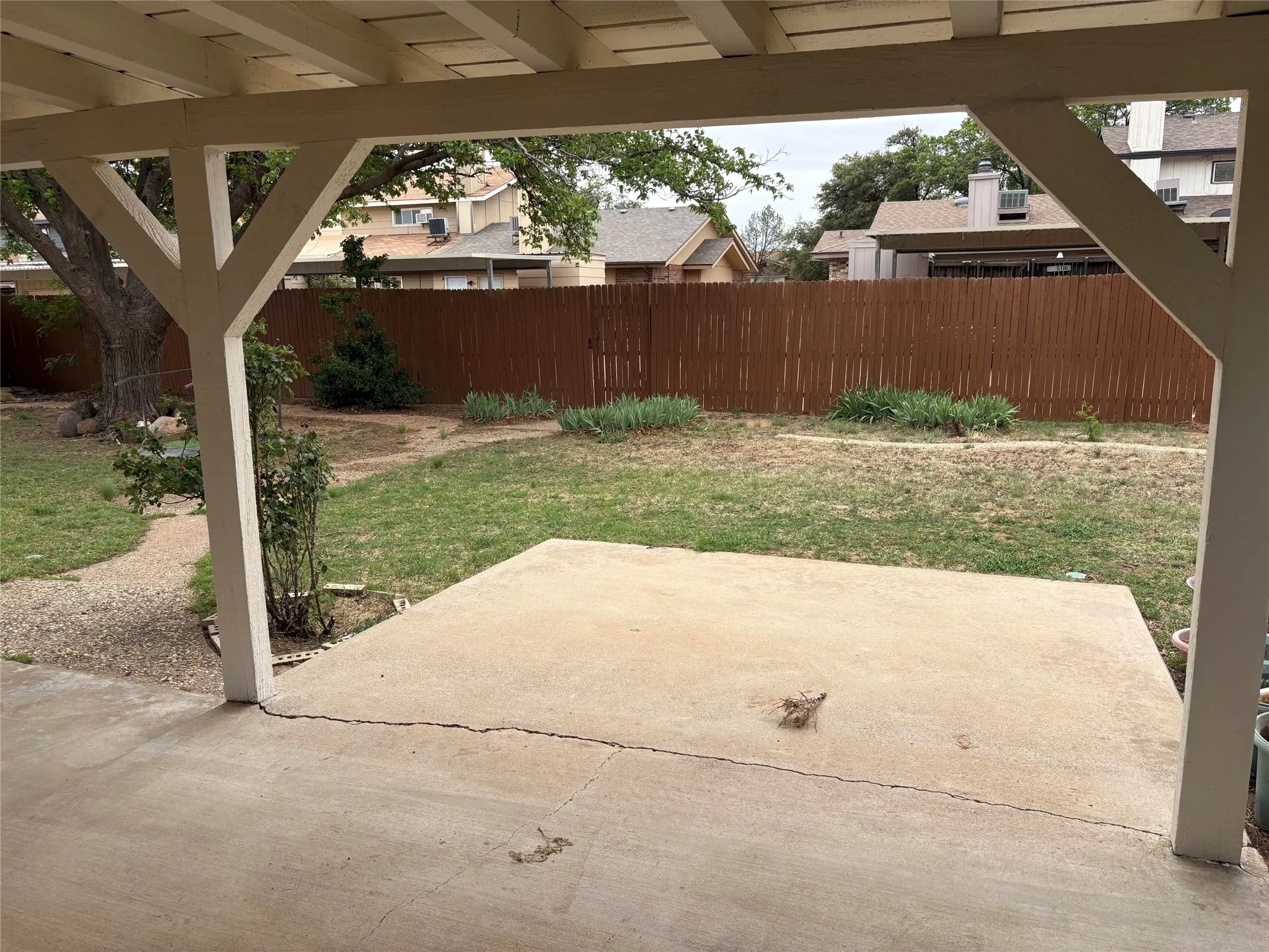 Single Family Residence For Sale in Lubbock County , 5731 37th Street, Lubbock, Texas 79407, 3 Bedroom, 2 Bathroom, 2 Garage spaces, 1,463 Sqft, built in 1970, mls#21396288, Real Estate Agent in Lubbock, Homes For Sale in Lubbock county, Homes For Sale in Lubbock, Realtor in Lubbock Texas, Real Estate Brokerage Independent Realty Texas, Luminita Cordes Realtor