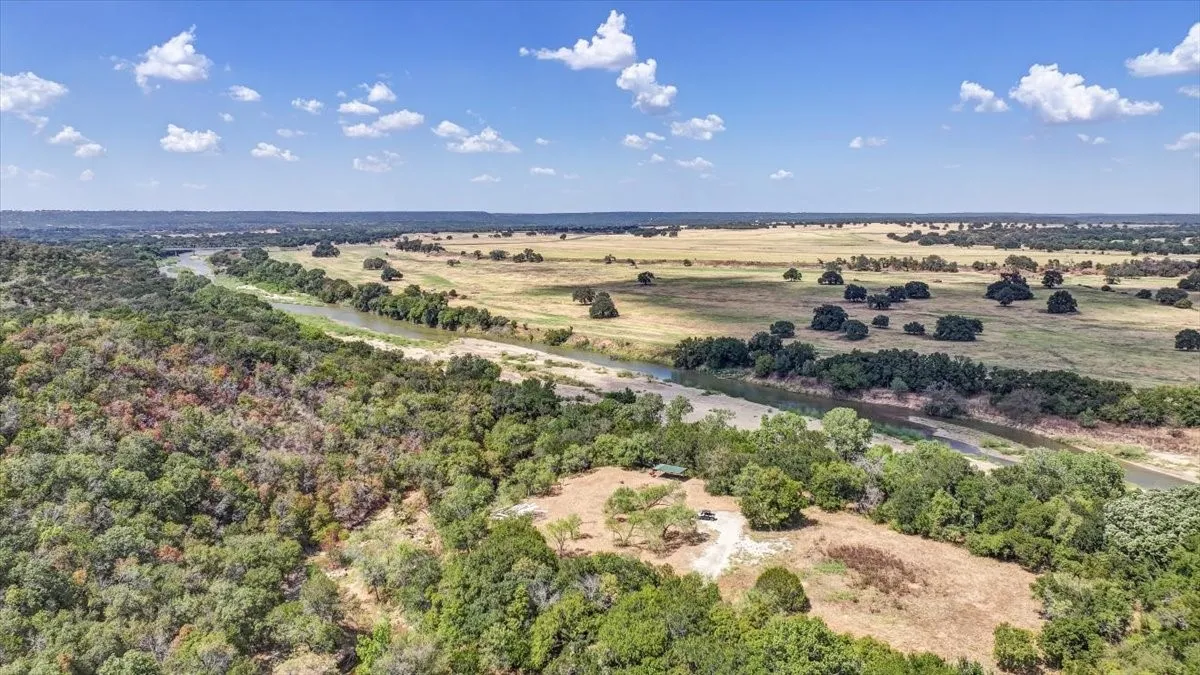 Access to the Brazos River and picnic area