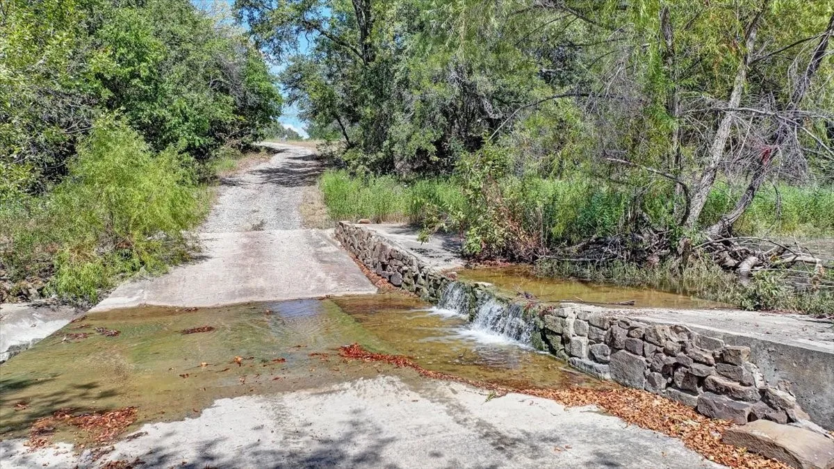 Drive to the Brazos River