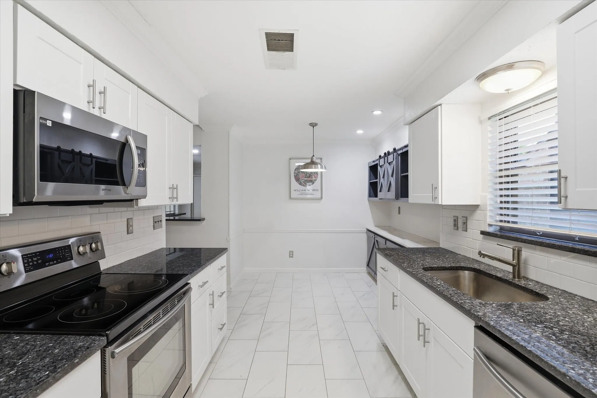 Single Family Residence For Sale in Denton County , 6857 Younger Drive, The Colony, Texas 75056, 3 Bedroom, 2 Bathroom, 2 Garage spaces, 1,810 Sqft, built in 1985, mls#21396285, Real Estate Agent in The Colony, Homes For Sale in Denton county, Homes For Sale in The Colony, Realtor in The Colony Texas, Real Estate Brokerage Independent Realty Texas, Luminita Cordes Realtor