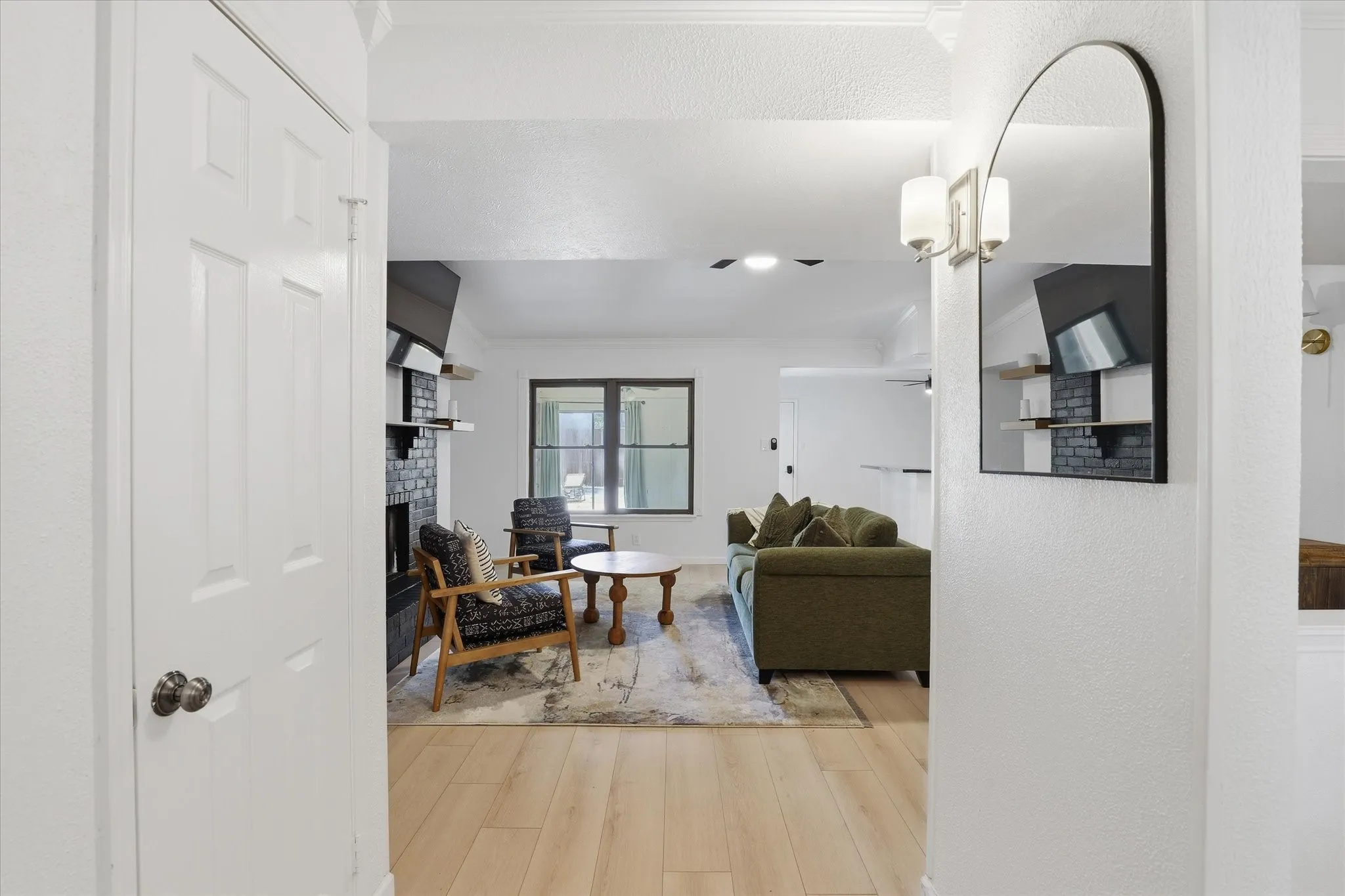 Single Family Residence For Sale in Denton County , 6857 Younger Drive, The Colony, Texas 75056, 3 Bedroom, 2 Bathroom, 2 Garage spaces, 1,810 Sqft, built in 1985, mls#21396285, Real Estate Agent in The Colony, Homes For Sale in Denton county, Homes For Sale in The Colony, Realtor in The Colony Texas, Real Estate Brokerage Independent Realty Texas, Luminita Cordes Realtor