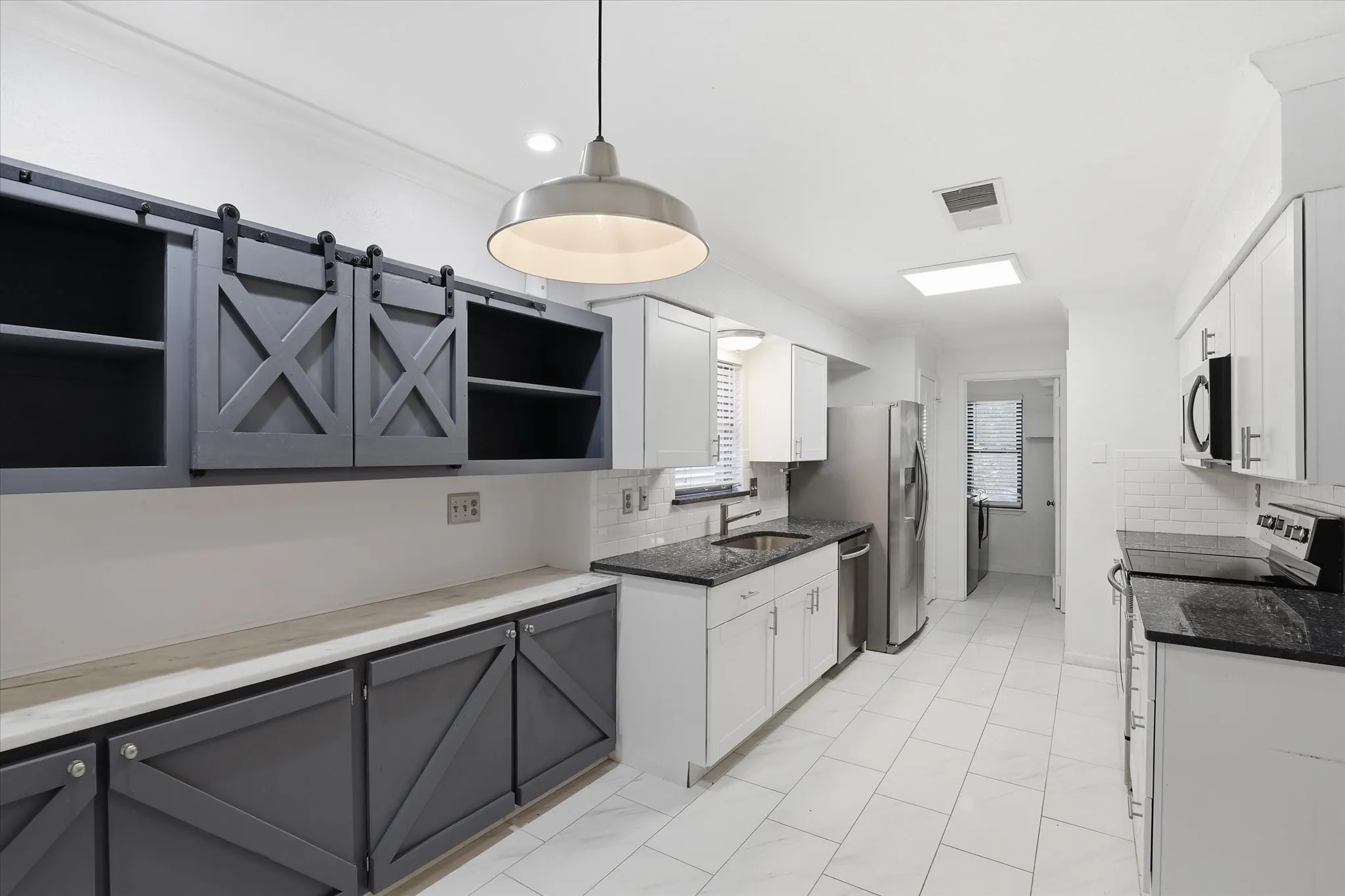 Single Family Residence For Sale in Denton County , 6857 Younger Drive, The Colony, Texas 75056, 3 Bedroom, 2 Bathroom, 2 Garage spaces, 1,810 Sqft, built in 1985, mls#21396285, Real Estate Agent in The Colony, Homes For Sale in Denton county, Homes For Sale in The Colony, Realtor in The Colony Texas, Real Estate Brokerage Independent Realty Texas, Luminita Cordes Realtor