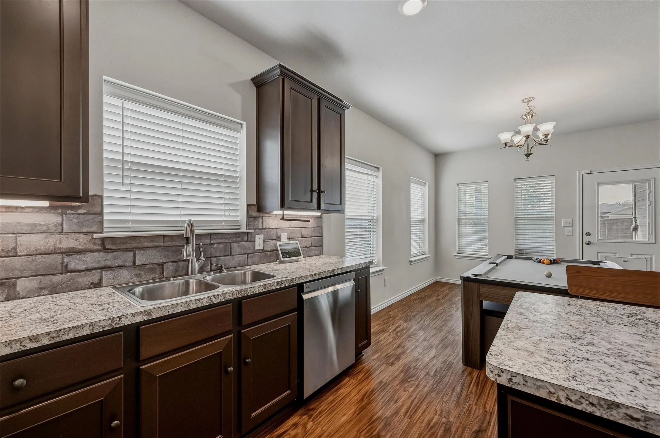 Single Family Residence For Sale in Grayson County , 3302 Sweetwater Way, Sherman, Texas 75090, 4 Bedroom, 3 Bathroom, 2 Garage spaces, 2,107 Sqft, built in 2019, mls#21396266, Real Estate Agent in Sherman, Homes For Sale in Grayson county, Homes For Sale in Sherman, Realtor in Sherman Texas, Real Estate Brokerage Independent Realty Texas, Luminita Cordes Realtor