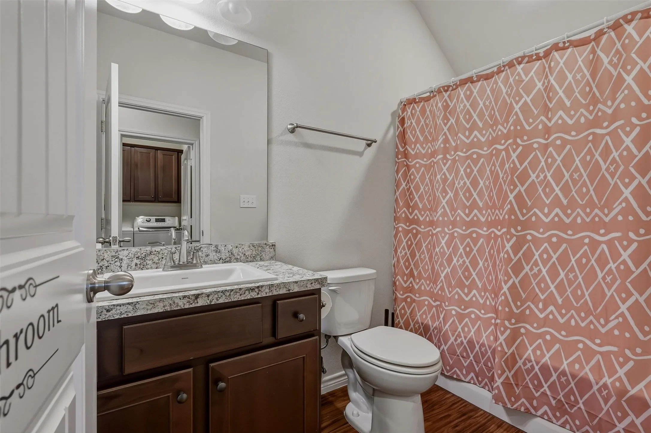 Single Family Residence For Sale in Grayson County , 3302 Sweetwater Way, Sherman, Texas 75090, 4 Bedroom, 3 Bathroom, 2 Garage spaces, 2,107 Sqft, built in 2019, mls#21396266, Real Estate Agent in Sherman, Homes For Sale in Grayson county, Homes For Sale in Sherman, Realtor in Sherman Texas, Real Estate Brokerage Independent Realty Texas, Luminita Cordes Realtor