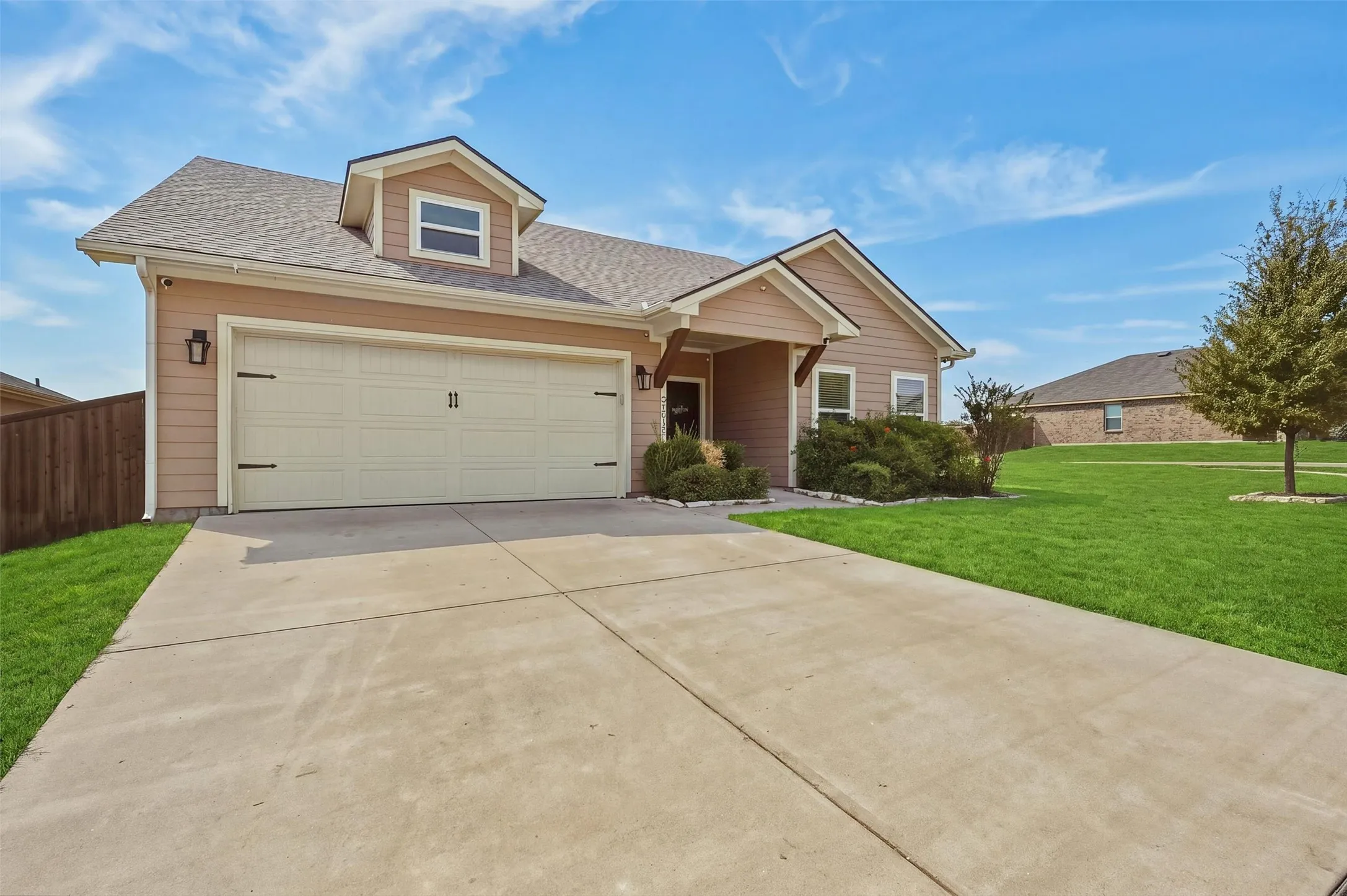 Single Family Residence For Sale in Grayson County , 3302 Sweetwater Way, Sherman, Texas 75090, 4 Bedroom, 3 Bathroom, 2 Garage spaces, 2,107 Sqft, built in 2019, mls#21396266, Real Estate Agent in Sherman, Homes For Sale in Grayson county, Homes For Sale in Sherman, Realtor in Sherman Texas, Real Estate Brokerage Independent Realty Texas, Luminita Cordes Realtor