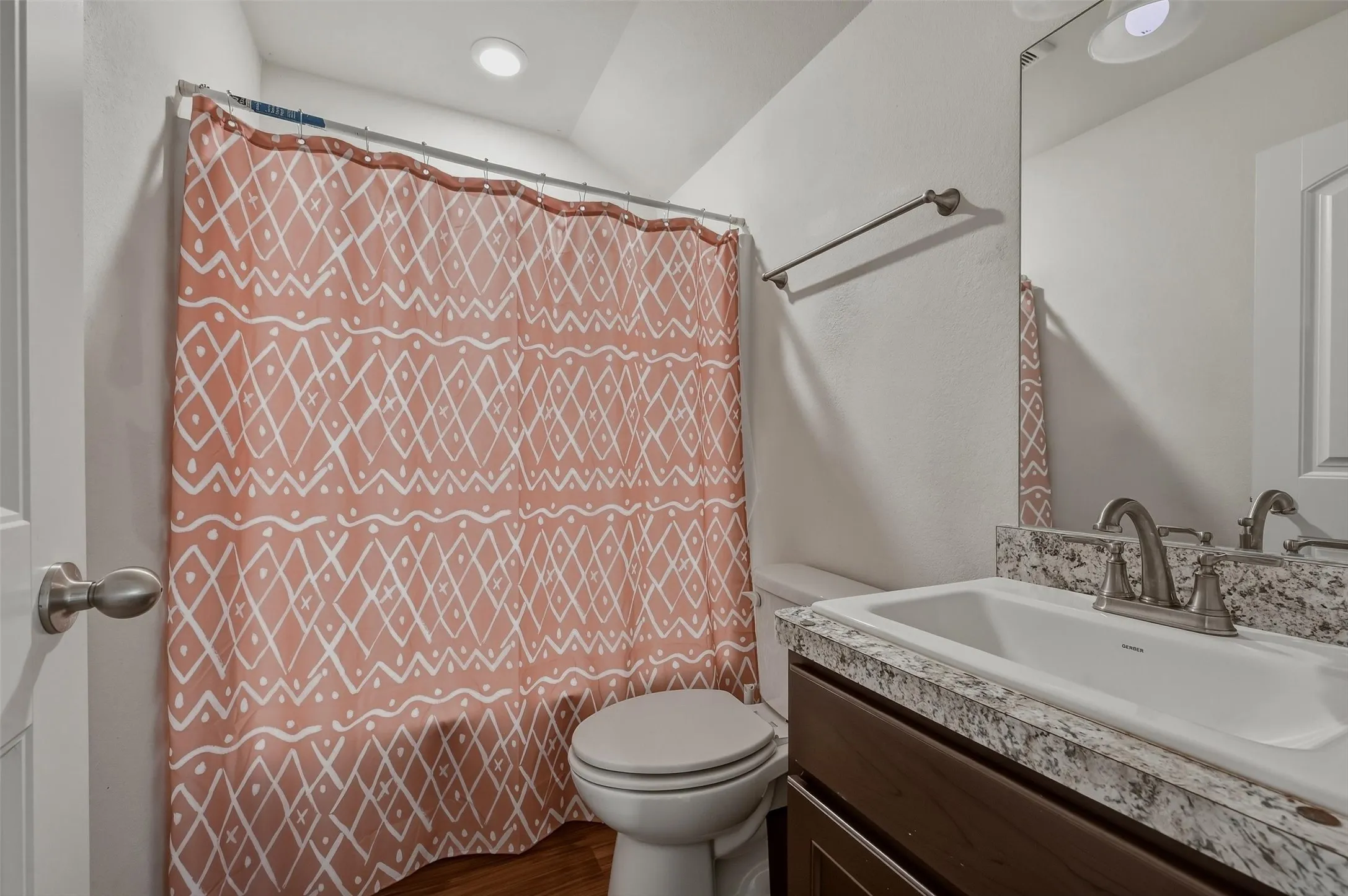 Single Family Residence For Sale in Grayson County , 3302 Sweetwater Way, Sherman, Texas 75090, 4 Bedroom, 3 Bathroom, 2 Garage spaces, 2,107 Sqft, built in 2019, mls#21396266, Real Estate Agent in Sherman, Homes For Sale in Grayson county, Homes For Sale in Sherman, Realtor in Sherman Texas, Real Estate Brokerage Independent Realty Texas, Luminita Cordes Realtor