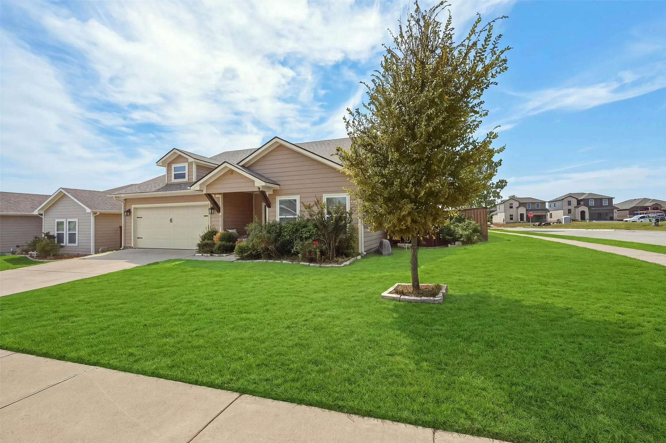 Single Family Residence For Sale in Grayson County , 3302 Sweetwater Way, Sherman, Texas 75090, 4 Bedroom, 3 Bathroom, 2 Garage spaces, 2,107 Sqft, built in 2019, mls#21396266, Real Estate Agent in Sherman, Homes For Sale in Grayson county, Homes For Sale in Sherman, Realtor in Sherman Texas, Real Estate Brokerage Independent Realty Texas, Luminita Cordes Realtor