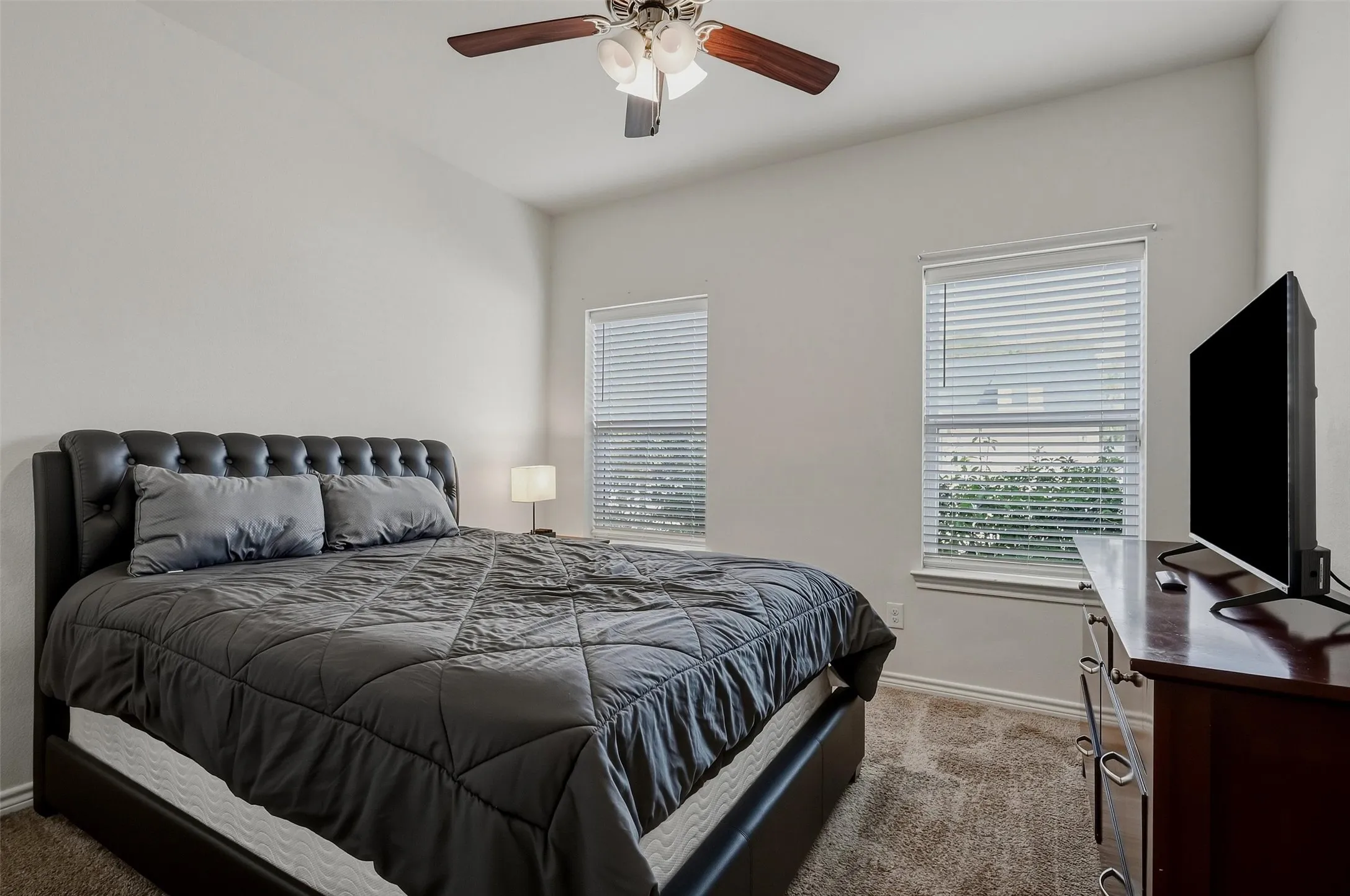 Single Family Residence For Sale in Grayson County , 3302 Sweetwater Way, Sherman, Texas 75090, 4 Bedroom, 3 Bathroom, 2 Garage spaces, 2,107 Sqft, built in 2019, mls#21396266, Real Estate Agent in Sherman, Homes For Sale in Grayson county, Homes For Sale in Sherman, Realtor in Sherman Texas, Real Estate Brokerage Independent Realty Texas, Luminita Cordes Realtor