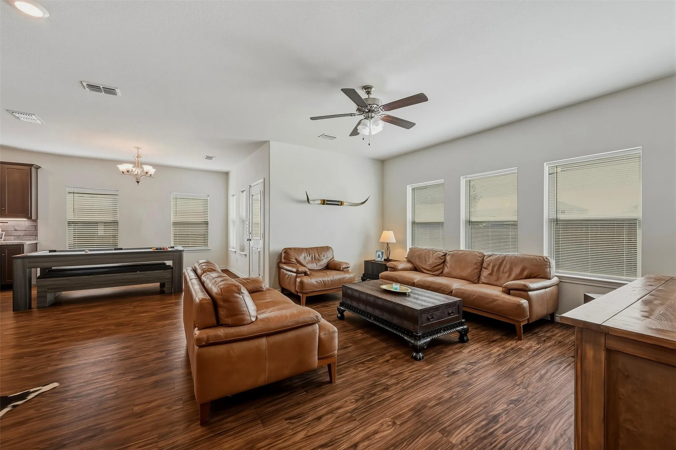 Single Family Residence For Sale in Grayson County , 3302 Sweetwater Way, Sherman, Texas 75090, 4 Bedroom, 3 Bathroom, 2 Garage spaces, 2,107 Sqft, built in 2019, mls#21396266, Real Estate Agent in Sherman, Homes For Sale in Grayson county, Homes For Sale in Sherman, Realtor in Sherman Texas, Real Estate Brokerage Independent Realty Texas, Luminita Cordes Realtor