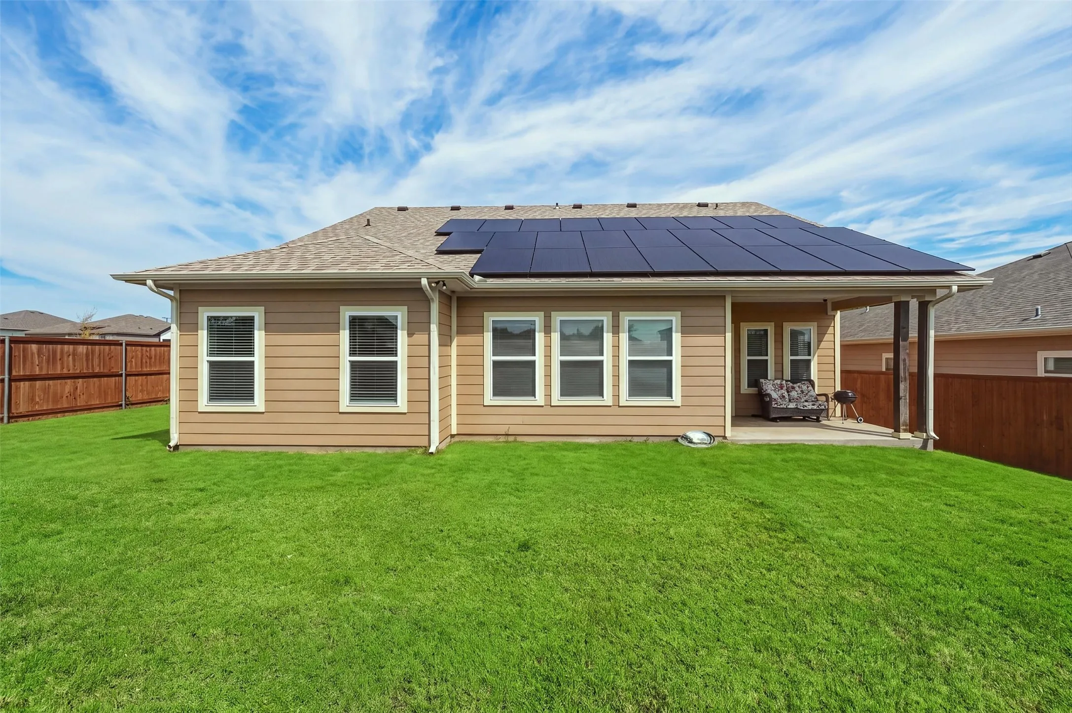 Single Family Residence For Sale in Grayson County , 3302 Sweetwater Way, Sherman, Texas 75090, 4 Bedroom, 3 Bathroom, 2 Garage spaces, 2,107 Sqft, built in 2019, mls#21396266, Real Estate Agent in Sherman, Homes For Sale in Grayson county, Homes For Sale in Sherman, Realtor in Sherman Texas, Real Estate Brokerage Independent Realty Texas, Luminita Cordes Realtor