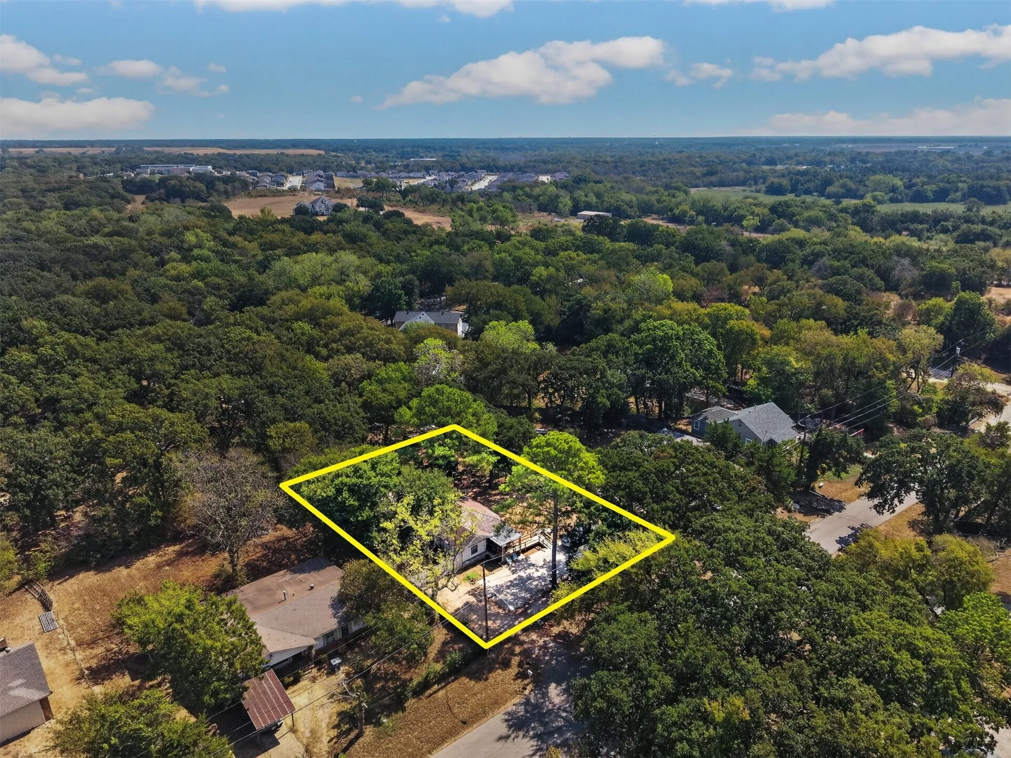 Single Family Residence For Sale in Dallas County , 2216 Suewood Lane, Dallas, Texas 75217, 4 Bedroom, 1 Bathroom, 1 Garage spaces, 1,200 Sqft, built in 1938, mls#21395732, Real Estate Agent in Dallas, Homes For Sale in Dallas county, Homes For Sale in Dallas, Realtor in Dallas Texas, Real Estate Brokerage Independent Realty Texas, Luminita Cordes Realtor