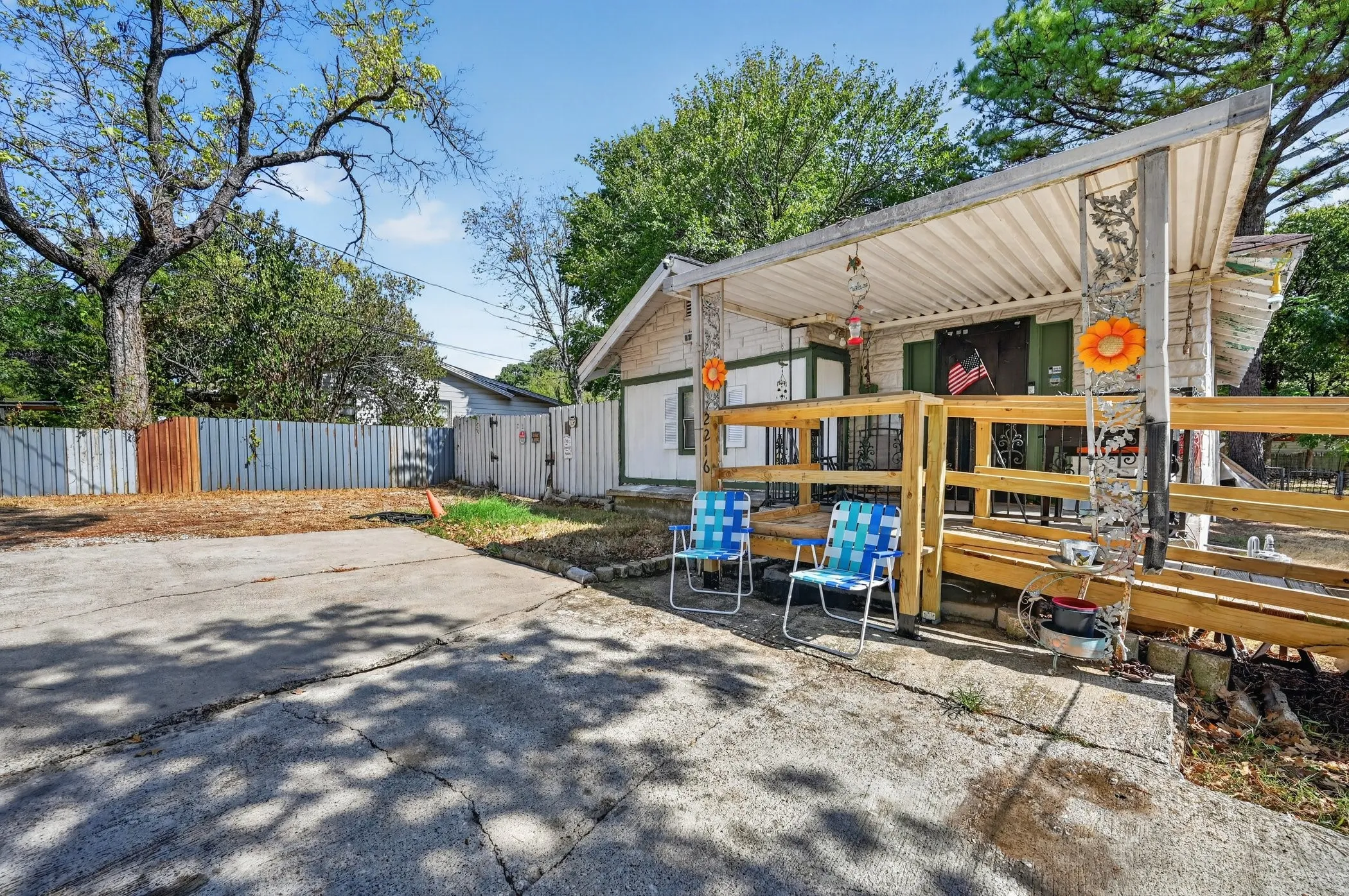 Single Family Residence For Sale in Dallas County , 2216 Suewood Lane, Dallas, Texas 75217, 4 Bedroom, 1 Bathroom, 1 Garage spaces, 1,200 Sqft, built in 1938, mls#21395732, Real Estate Agent in Dallas, Homes For Sale in Dallas county, Homes For Sale in Dallas, Realtor in Dallas Texas, Real Estate Brokerage Independent Realty Texas, Luminita Cordes Realtor