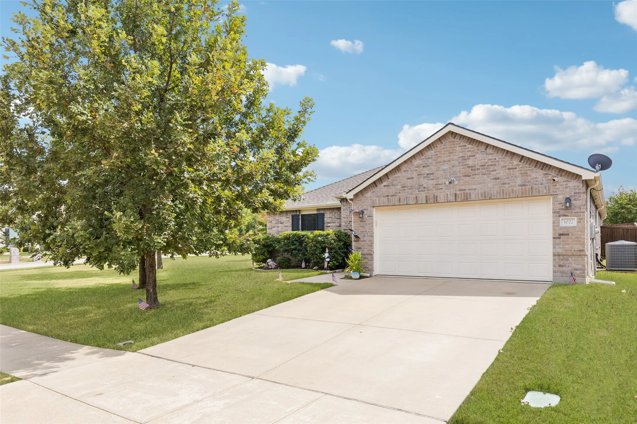 Single Family Residence For Sale in Collin County , 3022 Pinyon Place, Melissa, Texas 75454, 3 Bedroom, 2 Bathroom, 2 Garage spaces, 1,894 Sqft, built in 2014, mls#21393195, Real Estate Agent in Melissa, Homes For Sale in Collin county, Homes For Sale in Melissa, Realtor in Melissa Texas, Real Estate Brokerage Independent Realty Texas, Luminita Cordes Realtor
