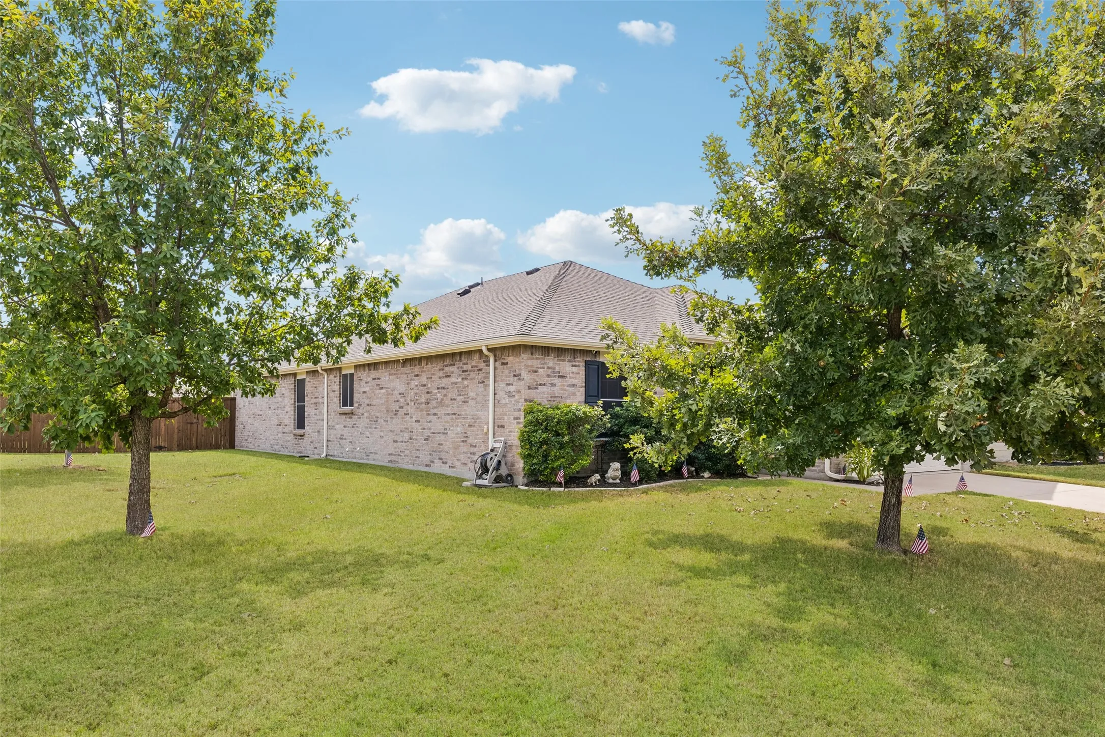 Single Family Residence For Sale in Collin County , 3022 Pinyon Place, Melissa, Texas 75454, 3 Bedroom, 2 Bathroom, 2 Garage spaces, 1,894 Sqft, built in 2014, mls#21393195, Real Estate Agent in Melissa, Homes For Sale in Collin county, Homes For Sale in Melissa, Realtor in Melissa Texas, Real Estate Brokerage Independent Realty Texas, Luminita Cordes Realtor