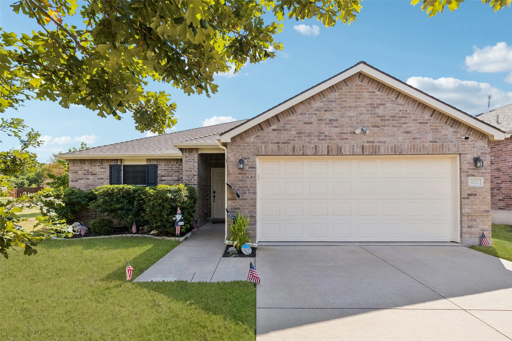 Single Family Residence For Sale in Collin County , 3022 Pinyon Place, Melissa, Texas 75454, 3 Bedroom, 2 Bathroom, 2 Garage spaces, 1,894 Sqft, built in 2014, mls#21393195, Real Estate Agent in Melissa, Homes For Sale in Collin county, Homes For Sale in Melissa, Realtor in Melissa Texas, Real Estate Brokerage Independent Realty Texas, Luminita Cordes Realtor