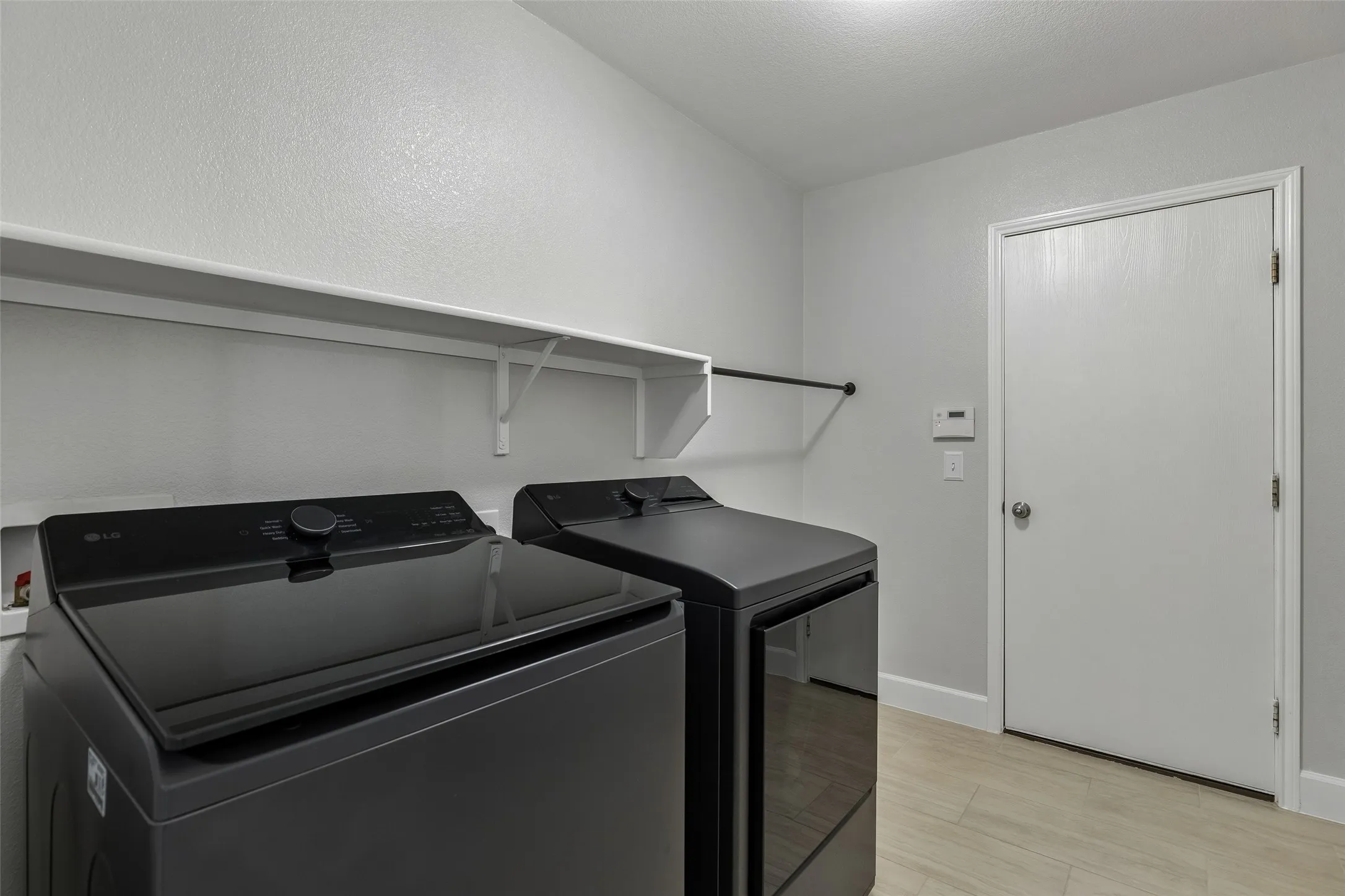 Single Family Residence For Sale in Collin County , 3022 Pinyon Place, Melissa, Texas 75454, 3 Bedroom, 2 Bathroom, 2 Garage spaces, 1,894 Sqft, built in 2014, mls#21393195, Real Estate Agent in Melissa, Homes For Sale in Collin county, Homes For Sale in Melissa, Realtor in Melissa Texas, Real Estate Brokerage Independent Realty Texas, Luminita Cordes Realtor