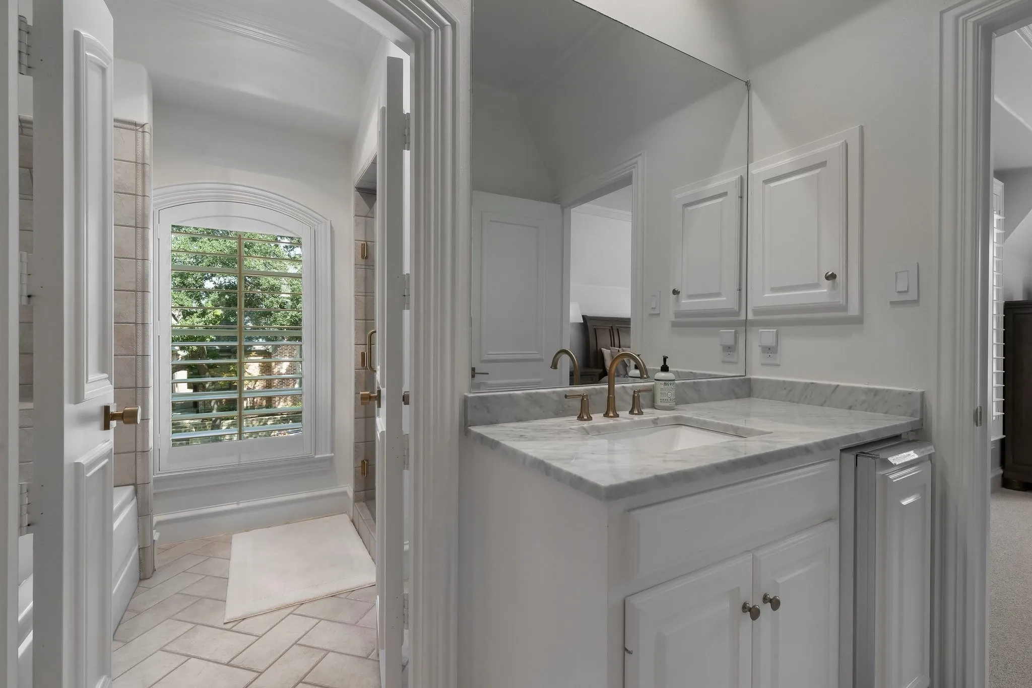Single Family Residence For Sale in Dallas County , 5660 Prestwick Lane, Dallas, Texas 75252, 3 Bedroom, 4 Bathroom, 2 Garage spaces, 3,718 Sqft, built in 1997, mls#21394981, Real Estate Agent in Dallas, Homes For Sale in Dallas county, Homes For Sale in Dallas, Realtor in Dallas Texas, Real Estate Brokerage Independent Realty Texas, Luminita Cordes Realtor