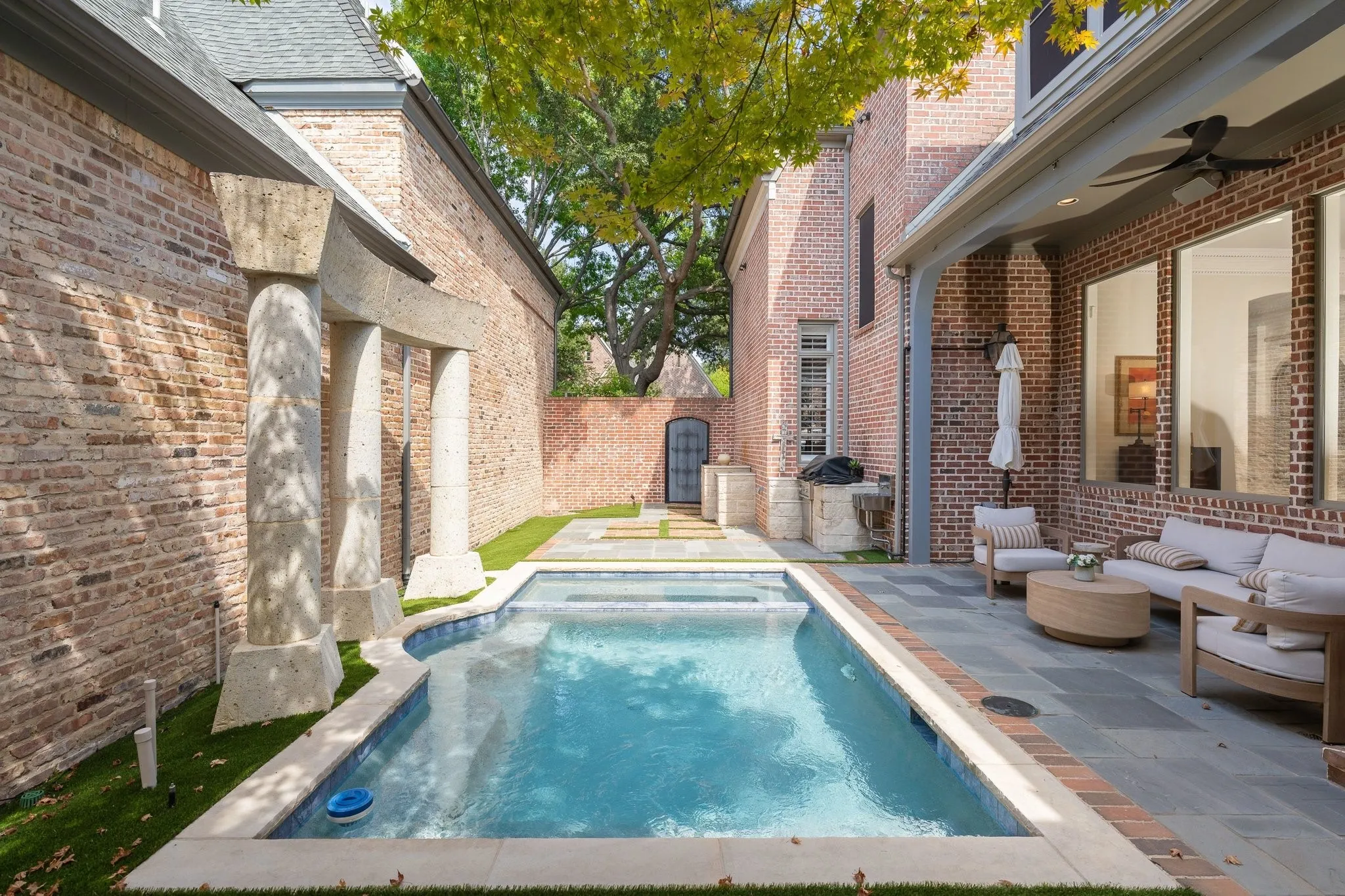 Single Family Residence For Sale in Dallas County , 5660 Prestwick Lane, Dallas, Texas 75252, 3 Bedroom, 4 Bathroom, 2 Garage spaces, 3,718 Sqft, built in 1997, mls#21394981, Real Estate Agent in Dallas, Homes For Sale in Dallas county, Homes For Sale in Dallas, Realtor in Dallas Texas, Real Estate Brokerage Independent Realty Texas, Luminita Cordes Realtor