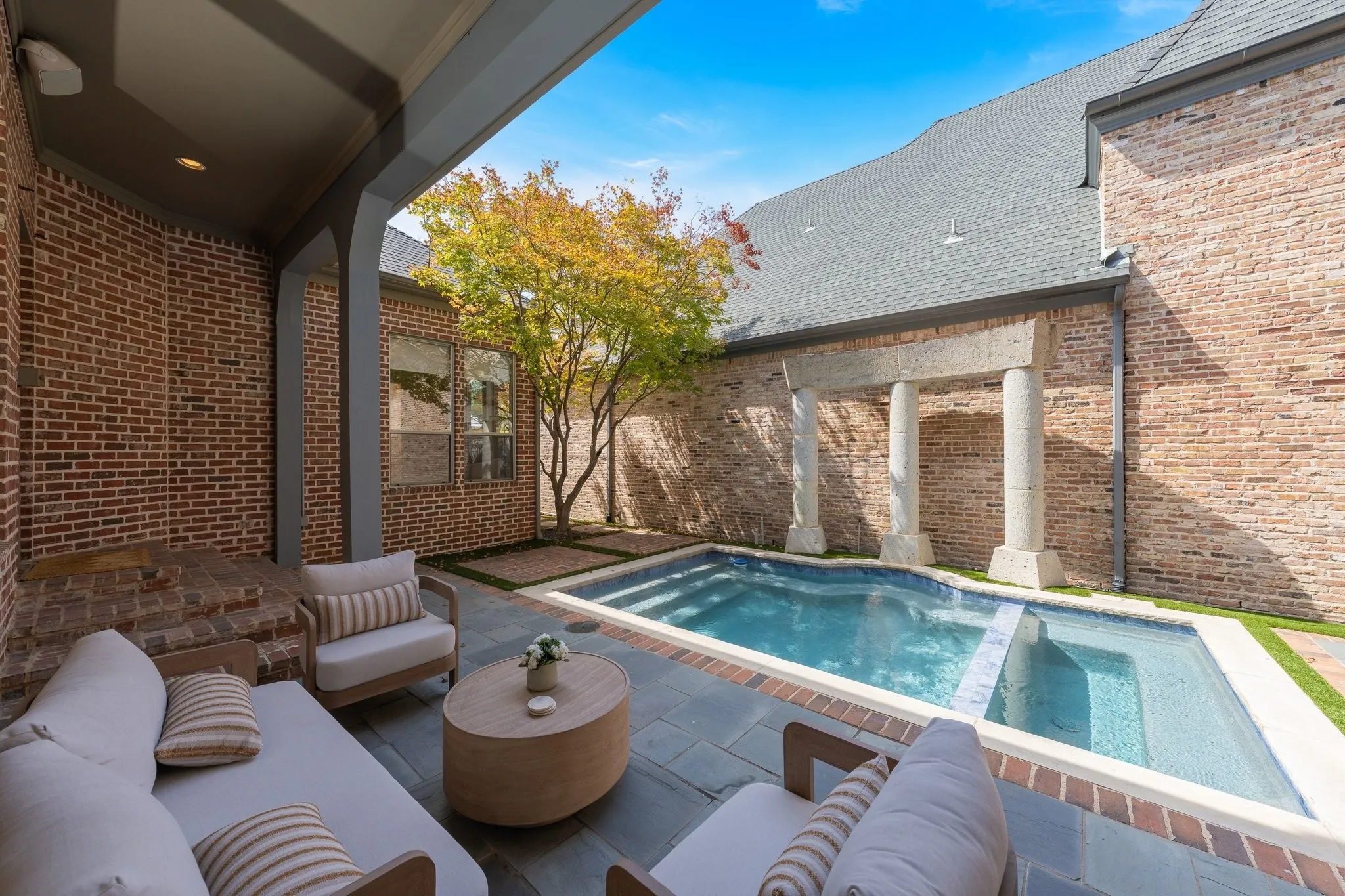 Single Family Residence For Sale in Dallas County , 5660 Prestwick Lane, Dallas, Texas 75252, 3 Bedroom, 4 Bathroom, 2 Garage spaces, 3,718 Sqft, built in 1997, mls#21394981, Real Estate Agent in Dallas, Homes For Sale in Dallas county, Homes For Sale in Dallas, Realtor in Dallas Texas, Real Estate Brokerage Independent Realty Texas, Luminita Cordes Realtor