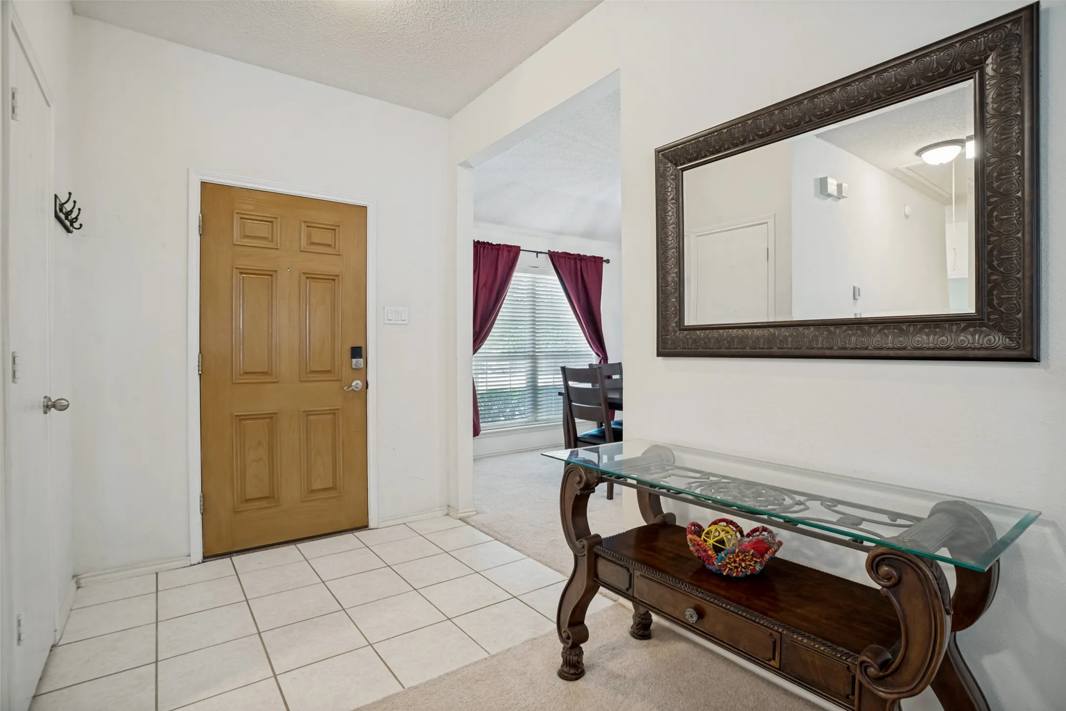 Spacious and inviting entry