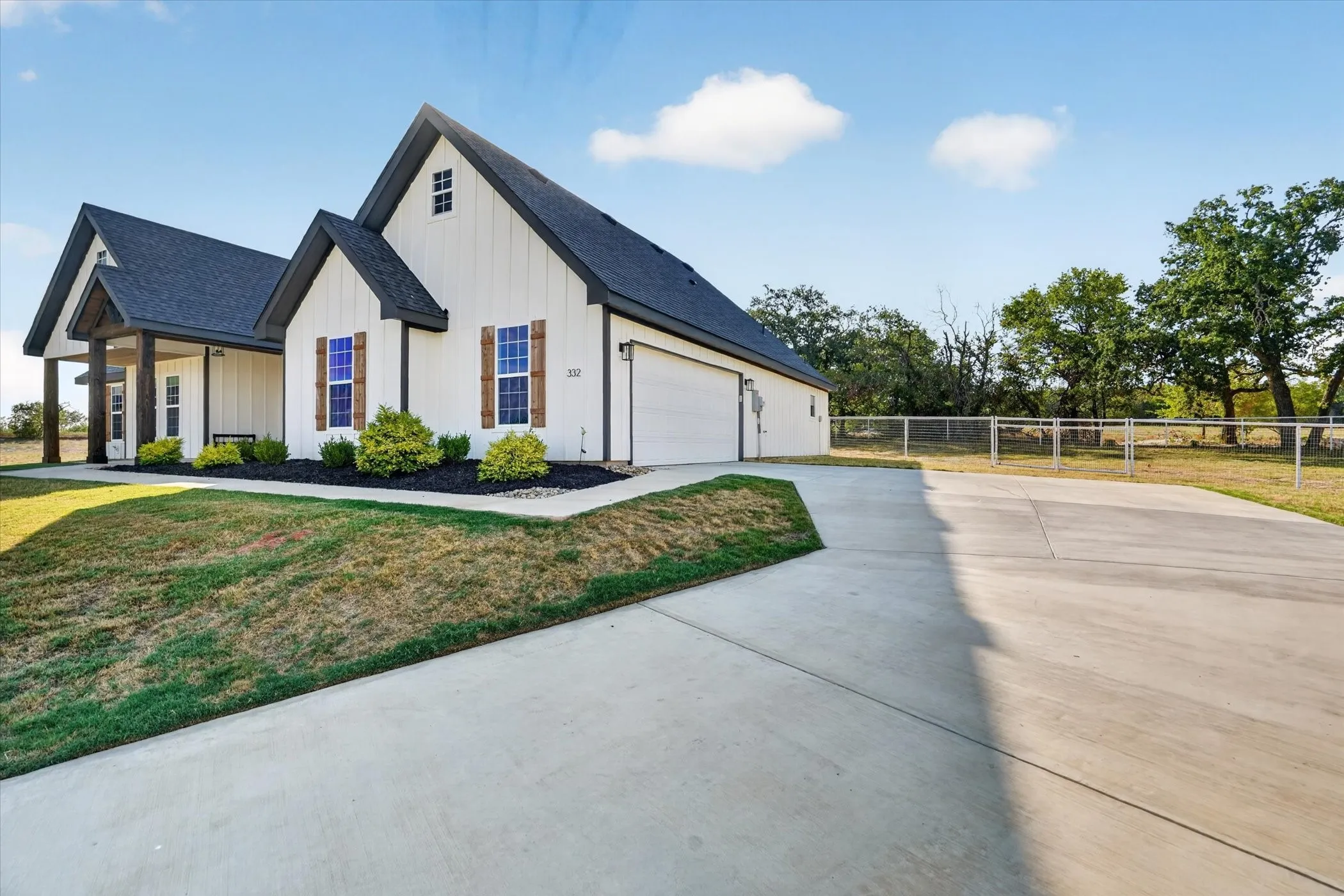 Single Family Residence For Sale in Parker County , 332 Jonny Boy Way, Springtown, Texas 76082, 4 Bedroom, 2 Bathroom, 2 Garage spaces, 2,092 Sqft, built in 2024, mls#21396133, Real Estate Agent in Springtown, Homes For Sale in Parker county, Homes For Sale in Springtown, Realtor in Springtown Texas, Real Estate Brokerage Independent Realty Texas, Luminita Cordes Realtor