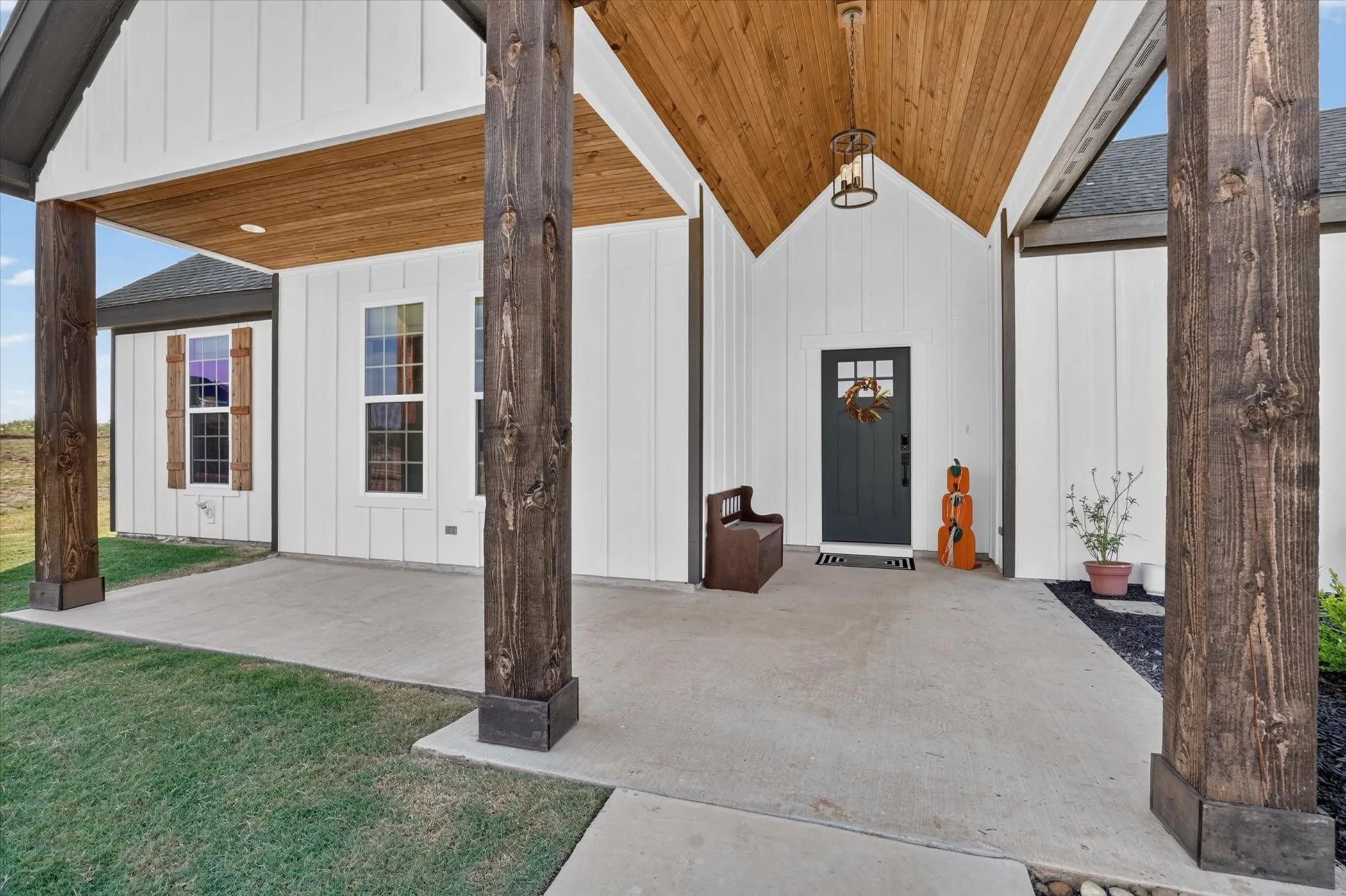 Single Family Residence For Sale in Parker County , 332 Jonny Boy Way, Springtown, Texas 76082, 4 Bedroom, 2 Bathroom, 2 Garage spaces, 2,092 Sqft, built in 2024, mls#21396133, Real Estate Agent in Springtown, Homes For Sale in Parker county, Homes For Sale in Springtown, Realtor in Springtown Texas, Real Estate Brokerage Independent Realty Texas, Luminita Cordes Realtor
