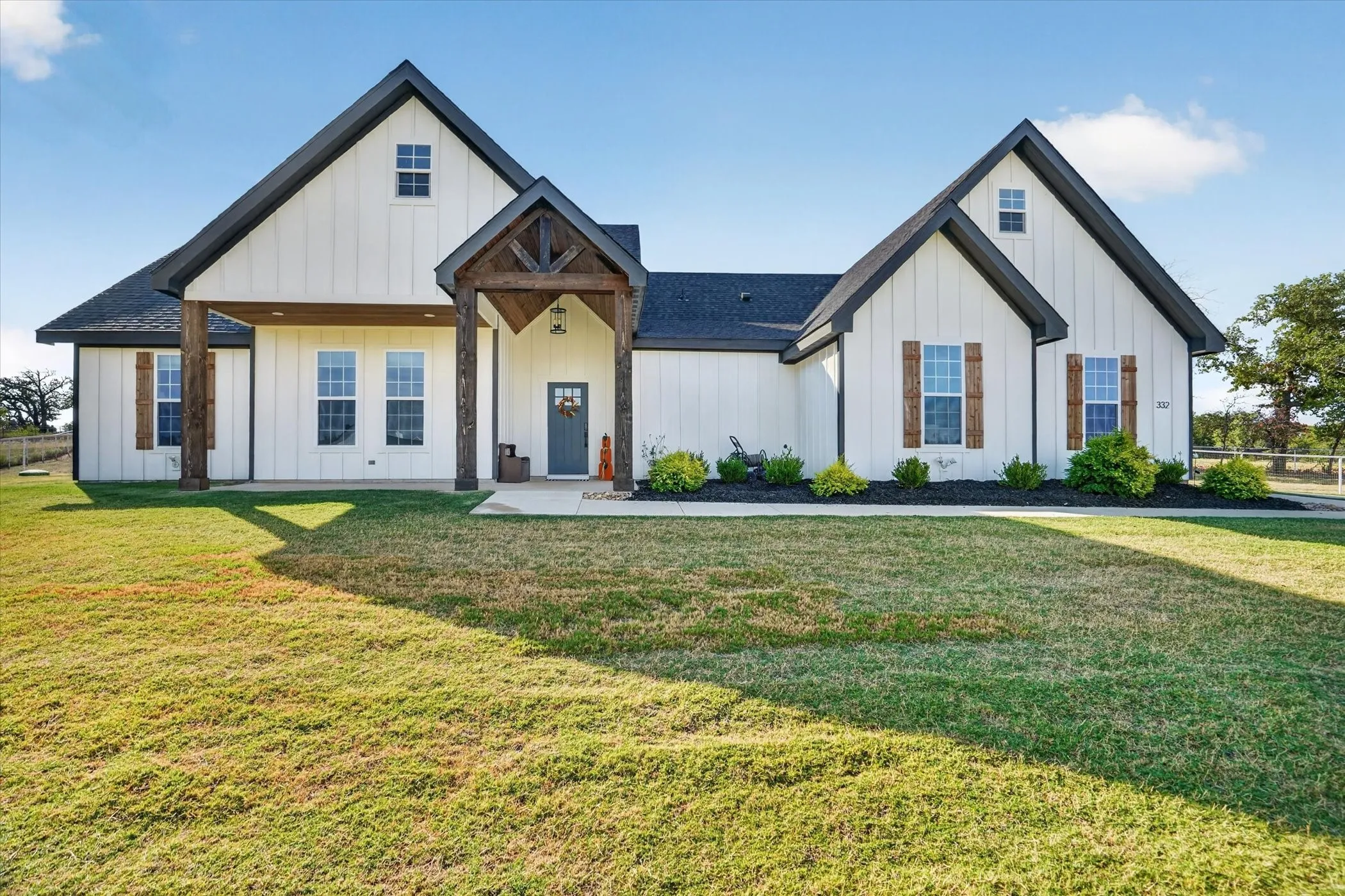 Single Family Residence For Sale in Parker County , 332 Jonny Boy Way, Springtown, Texas 76082, 4 Bedroom, 2 Bathroom, 2 Garage spaces, 2,092 Sqft, built in 2024, mls#21396133, Real Estate Agent in Springtown, Homes For Sale in Parker county, Homes For Sale in Springtown, Realtor in Springtown Texas, Real Estate Brokerage Independent Realty Texas, Luminita Cordes Realtor
