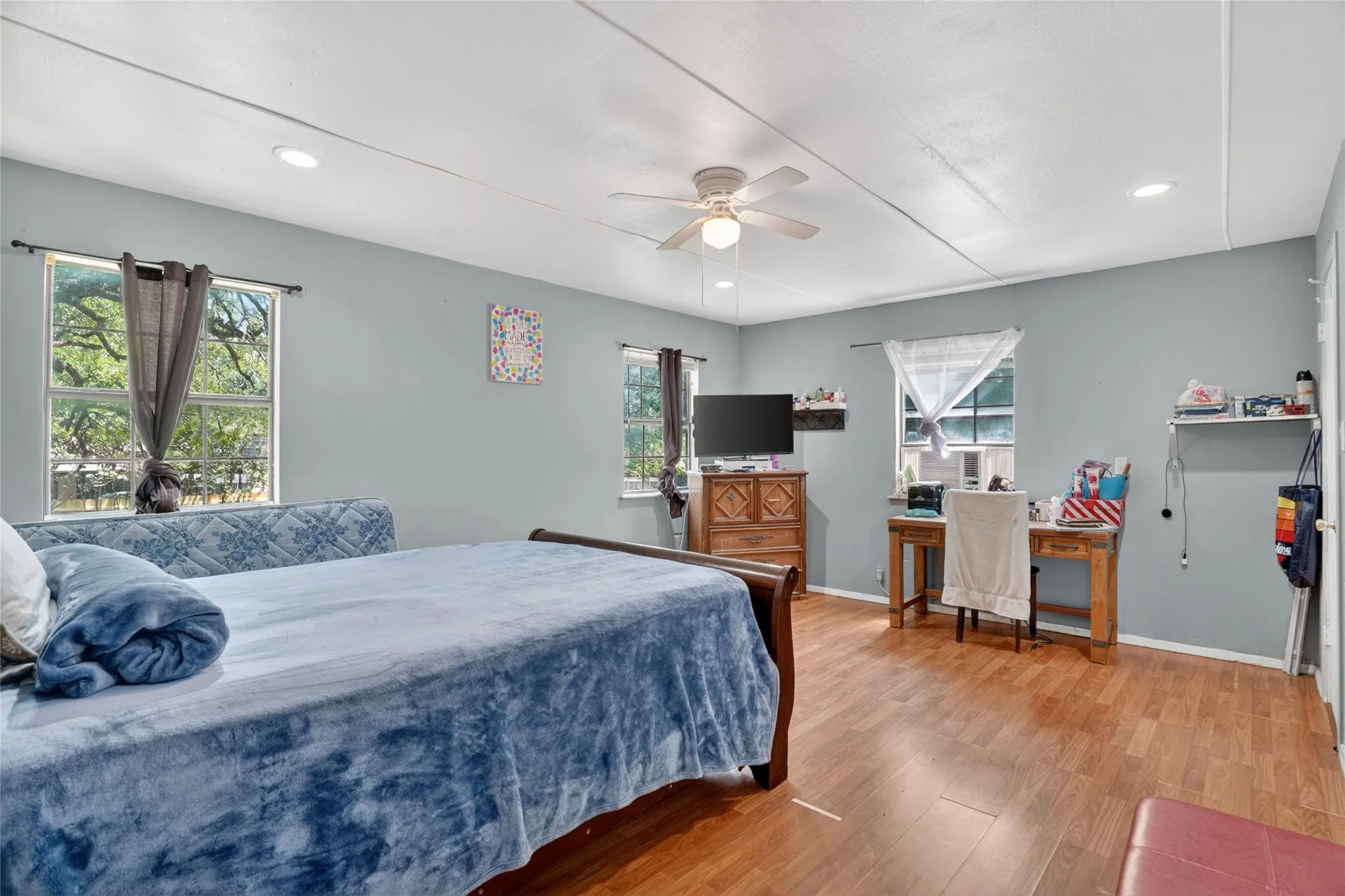 Mobile Home For Sale in Hood County , 916 Fawn Drive, Granbury, Texas 76049, 3 Bedroom, 2 Bathroom, 2 Garage spaces, 1,400 Sqft, built in 1978, mls#21396329, Real Estate Agent in Granbury, Homes For Sale in Hood county, Homes For Sale in Granbury, Realtor in Granbury Texas, Real Estate Brokerage Independent Realty Texas, Luminita Cordes Realtor