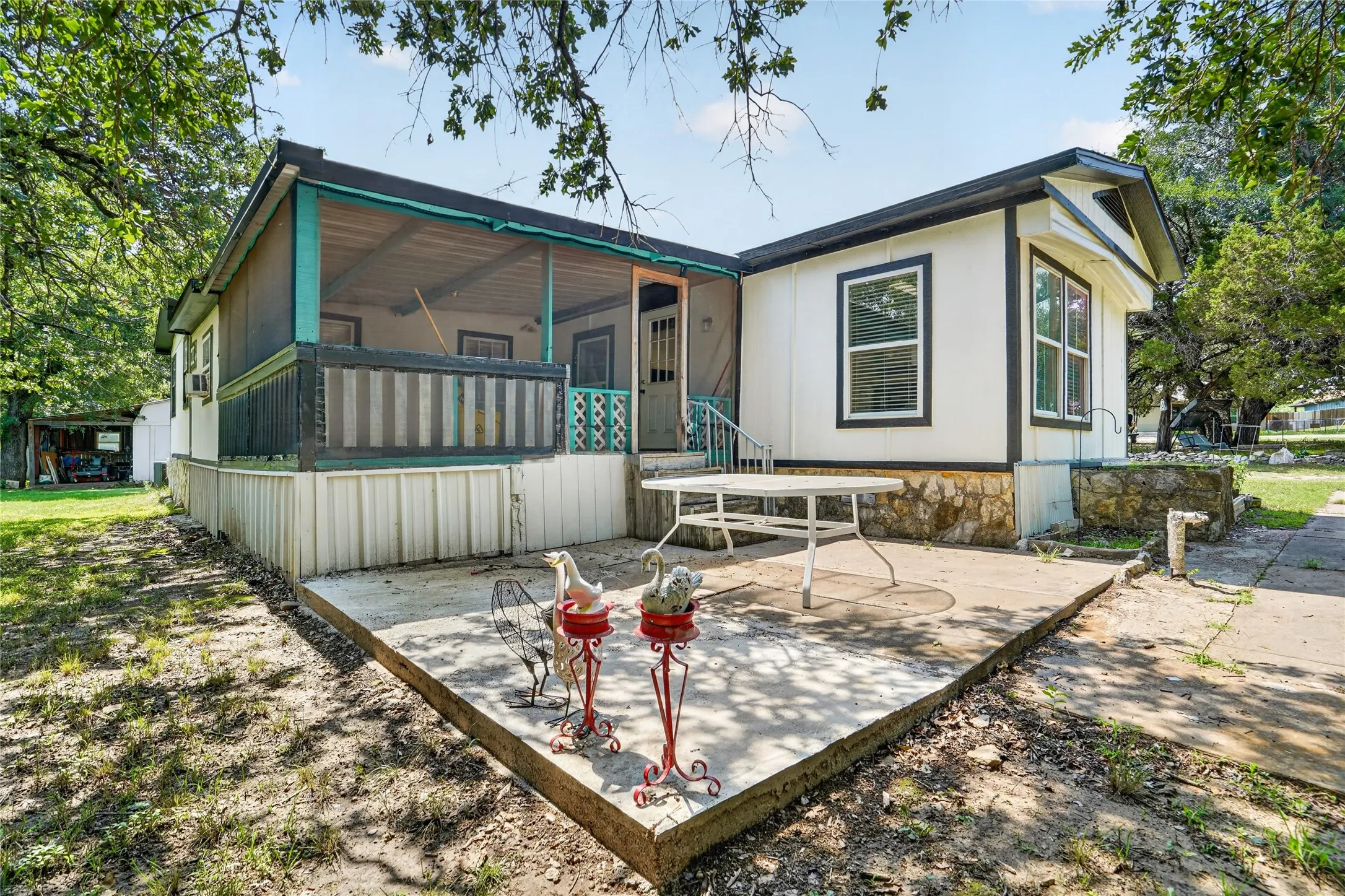 Mobile Home For Sale in Hood County , 916 Fawn Drive, Granbury, Texas 76049, 3 Bedroom, 2 Bathroom, 2 Garage spaces, 1,400 Sqft, built in 1978, mls#21396329, Real Estate Agent in Granbury, Homes For Sale in Hood county, Homes For Sale in Granbury, Realtor in Granbury Texas, Real Estate Brokerage Independent Realty Texas, Luminita Cordes Realtor