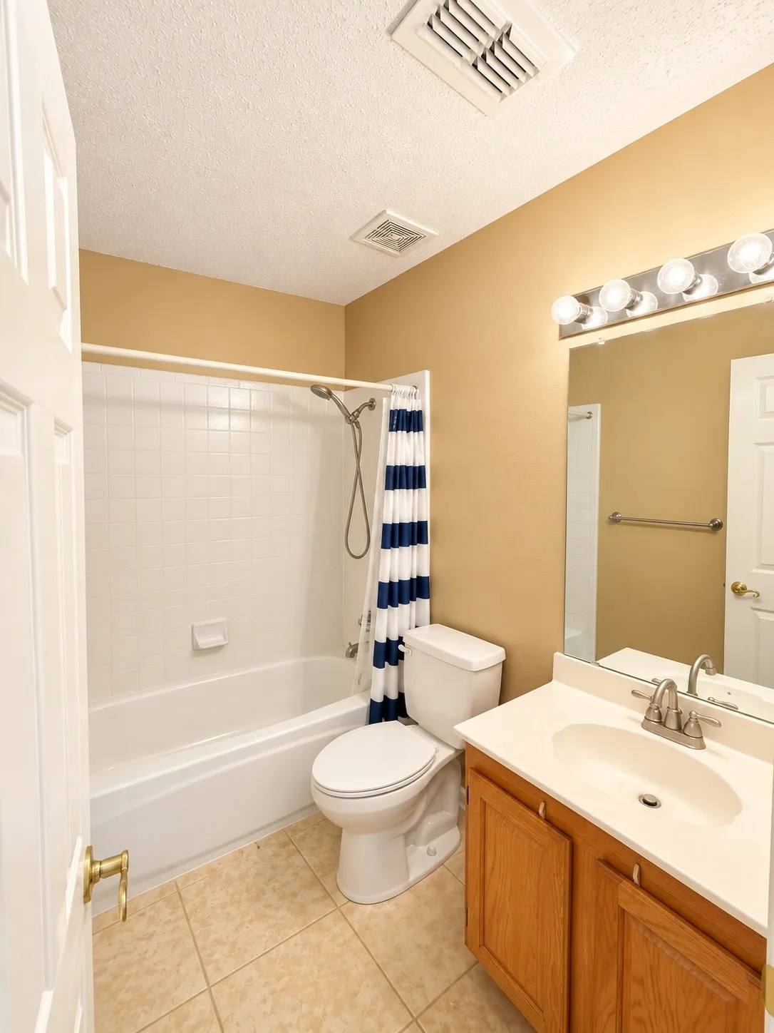 Single Family Residence For Rent in Collin County , 4714 Baton Rouge Boulevard, Frisco, Texas 75035, 4 Bedroom, 2 Bathroom, 2 Garage spaces, 1,693 Sqft, built in 1995, mls#21395329, Real Estate Agent in Frisco, Homes For Rent in Collin county, Homes For Rent in Frisco, Realtor in Frisco Texas, Real Estate Brokerage Independent Realty Texas, Luminita Cordes Realtor