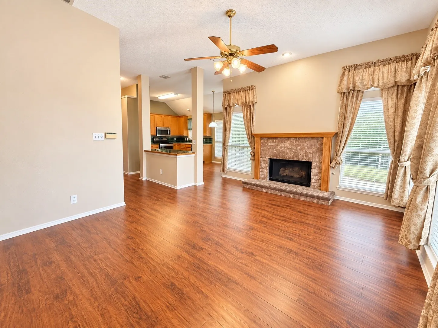 Single Family Residence For Rent in Collin County , 4714 Baton Rouge Boulevard, Frisco, Texas 75035, 4 Bedroom, 2 Bathroom, 2 Garage spaces, 1,693 Sqft, built in 1995, mls#21395329, Real Estate Agent in Frisco, Homes For Rent in Collin county, Homes For Rent in Frisco, Realtor in Frisco Texas, Real Estate Brokerage Independent Realty Texas, Luminita Cordes Realtor