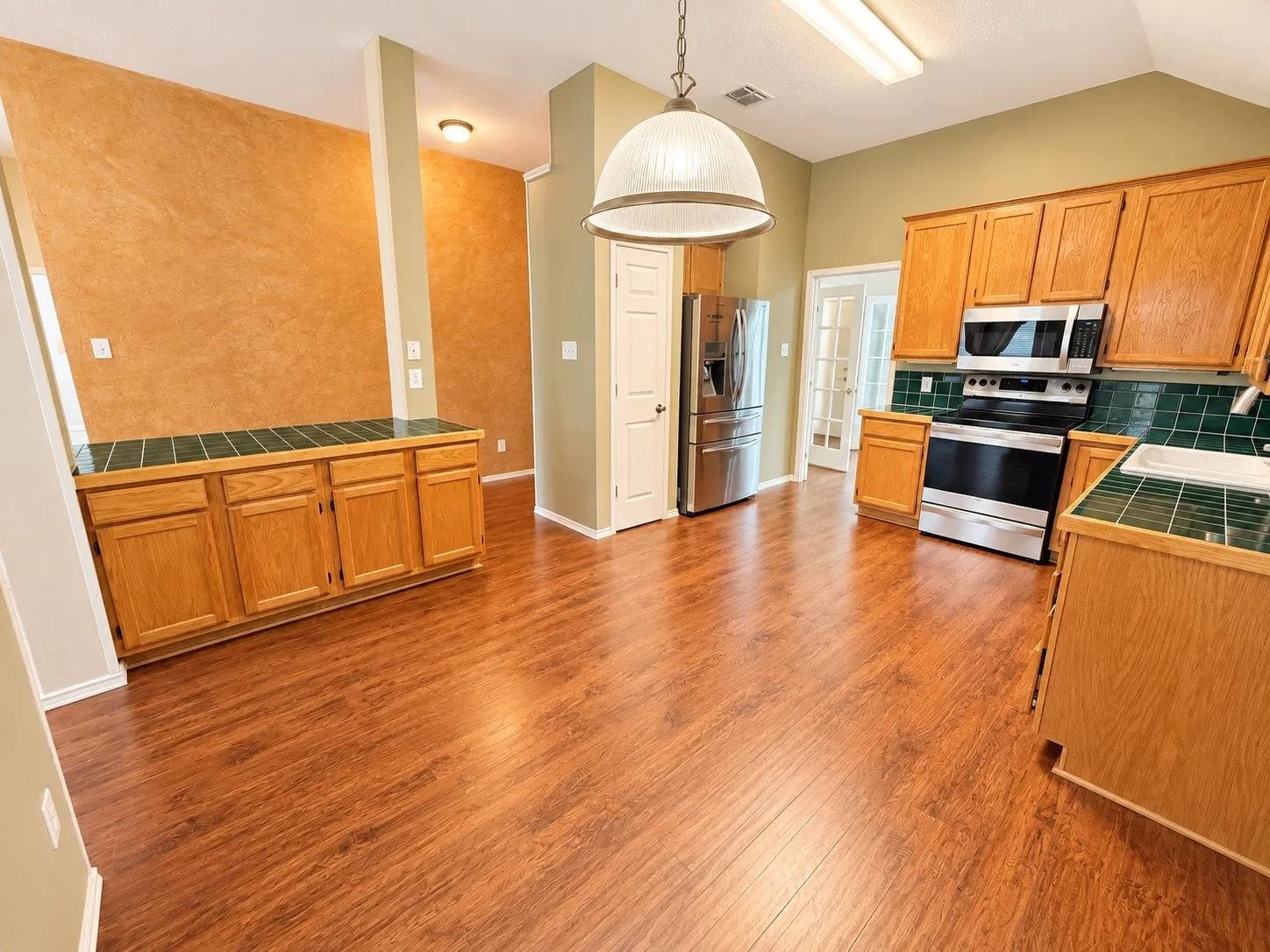 Single Family Residence For Rent in Collin County , 4714 Baton Rouge Boulevard, Frisco, Texas 75035, 4 Bedroom, 2 Bathroom, 2 Garage spaces, 1,693 Sqft, built in 1995, mls#21395329, Real Estate Agent in Frisco, Homes For Rent in Collin county, Homes For Rent in Frisco, Realtor in Frisco Texas, Real Estate Brokerage Independent Realty Texas, Luminita Cordes Realtor