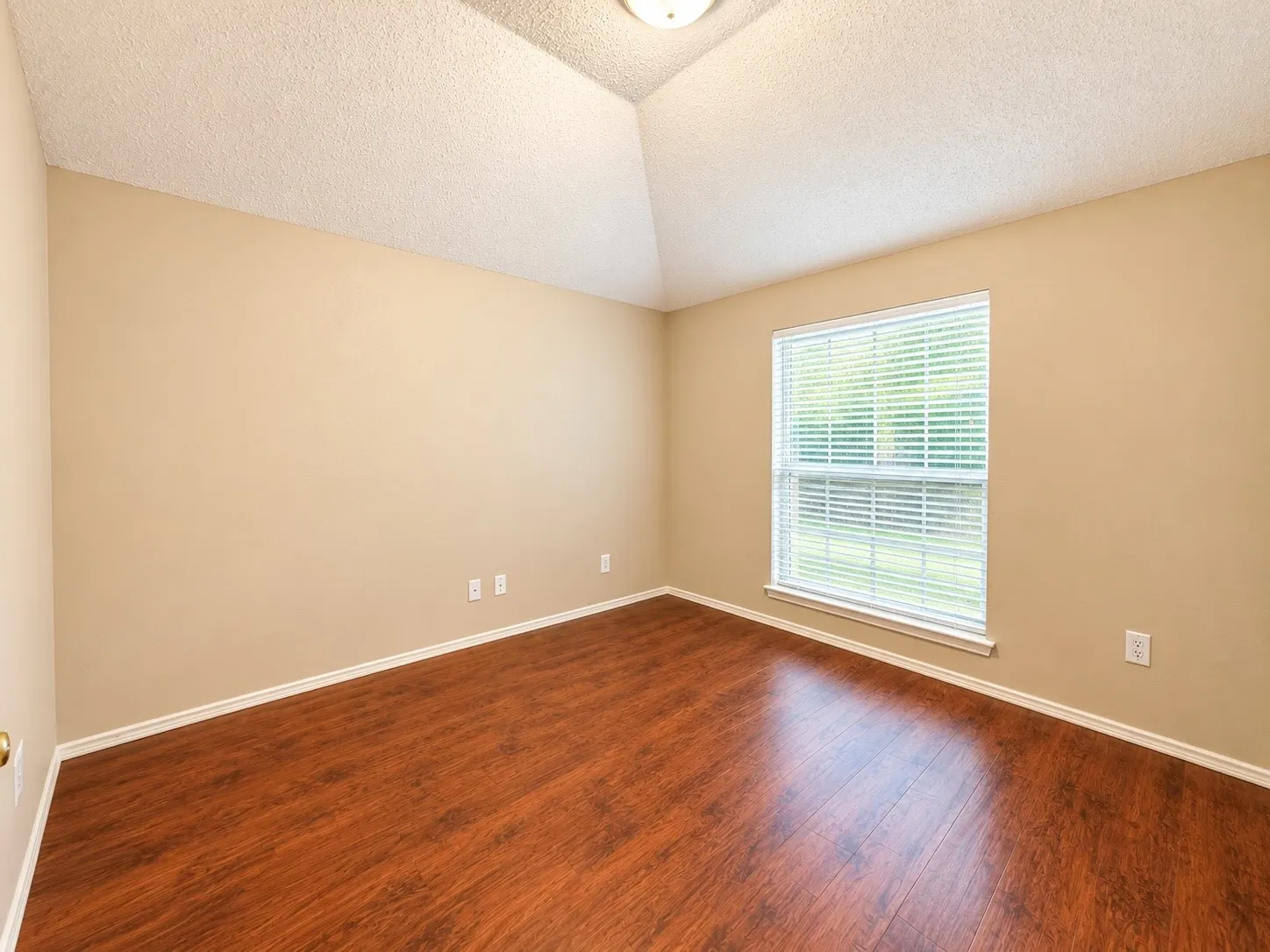 Single Family Residence For Rent in Collin County , 4714 Baton Rouge Boulevard, Frisco, Texas 75035, 4 Bedroom, 2 Bathroom, 2 Garage spaces, 1,693 Sqft, built in 1995, mls#21395329, Real Estate Agent in Frisco, Homes For Rent in Collin county, Homes For Rent in Frisco, Realtor in Frisco Texas, Real Estate Brokerage Independent Realty Texas, Luminita Cordes Realtor