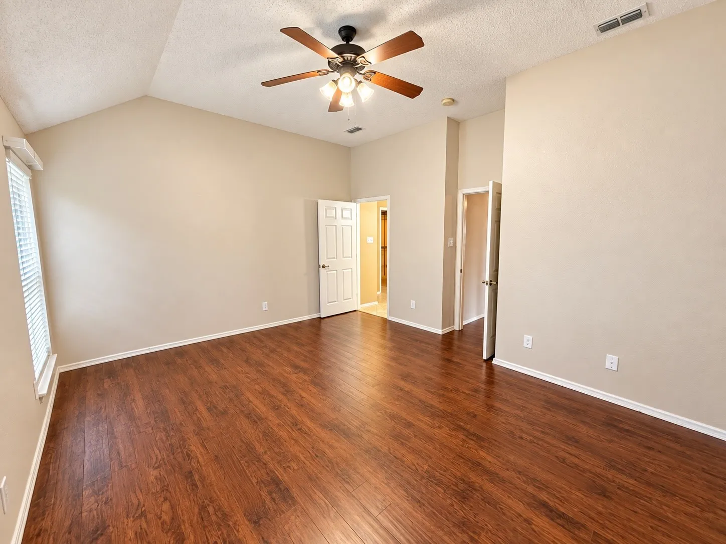 Single Family Residence For Rent in Collin County , 4714 Baton Rouge Boulevard, Frisco, Texas 75035, 4 Bedroom, 2 Bathroom, 2 Garage spaces, 1,693 Sqft, built in 1995, mls#21395329, Real Estate Agent in Frisco, Homes For Rent in Collin county, Homes For Rent in Frisco, Realtor in Frisco Texas, Real Estate Brokerage Independent Realty Texas, Luminita Cordes Realtor