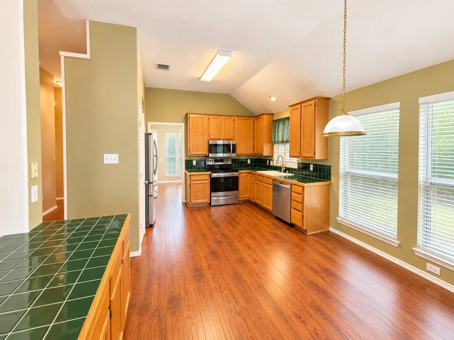 Single Family Residence For Rent in Collin County , 4714 Baton Rouge Boulevard, Frisco, Texas 75035, 4 Bedroom, 2 Bathroom, 2 Garage spaces, 1,693 Sqft, built in 1995, mls#21395329, Real Estate Agent in Frisco, Homes For Rent in Collin county, Homes For Rent in Frisco, Realtor in Frisco Texas, Real Estate Brokerage Independent Realty Texas, Luminita Cordes Realtor