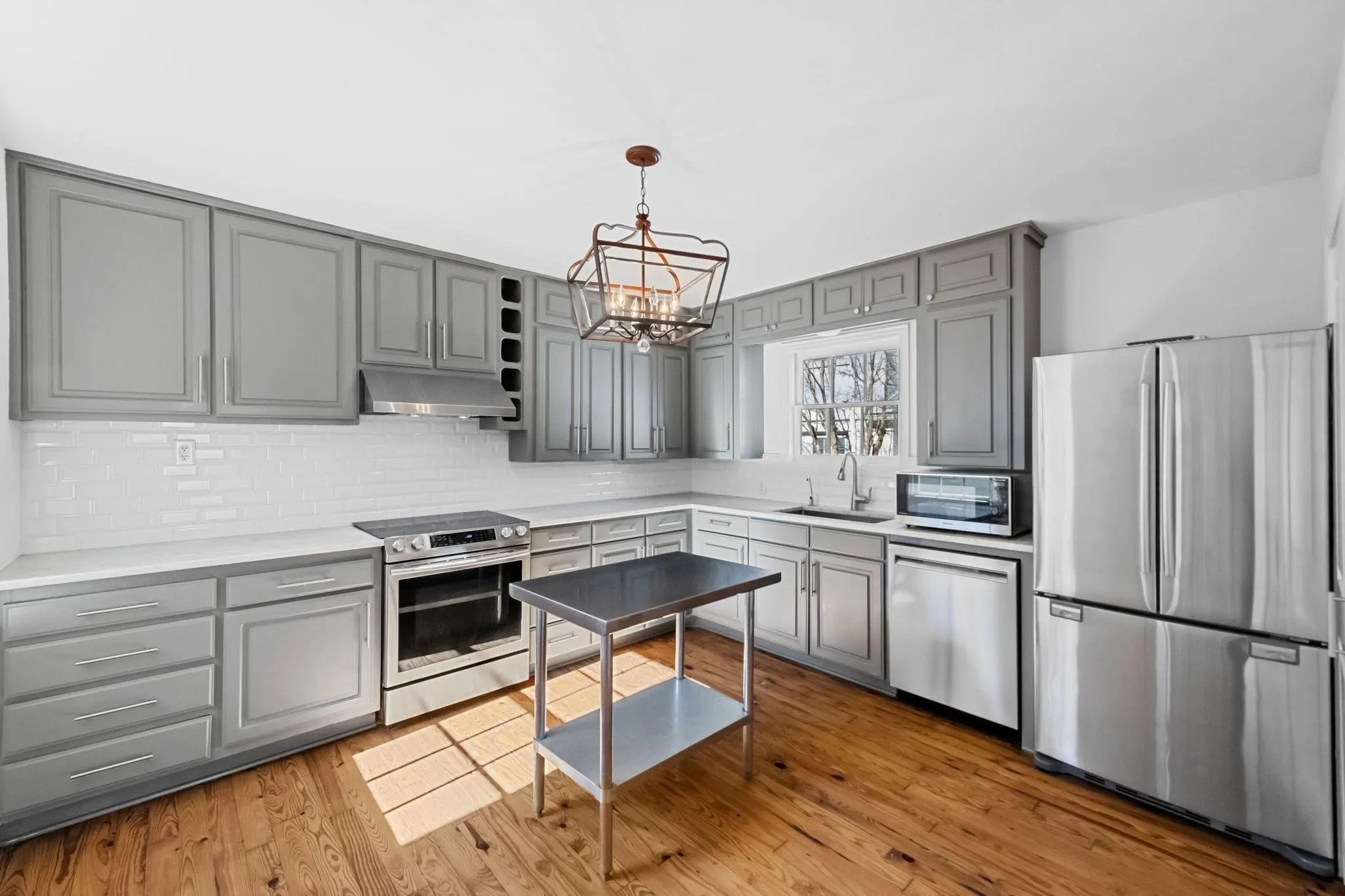 Single Family Residence For Rent in Tarrant County , 2420 Rogers Avenue, Fort Worth, Texas 76109, 3 Bedroom, 2 Bathroom, Garage spaces, 1,832 Sqft, built in 1940, mls#21395376, Real Estate Agent in Fort Worth, Homes For Rent in Tarrant county, Homes For Rent in Fort Worth, Realtor in Fort Worth Texas, Real Estate Brokerage Independent Realty Texas, Luminita Cordes Realtor