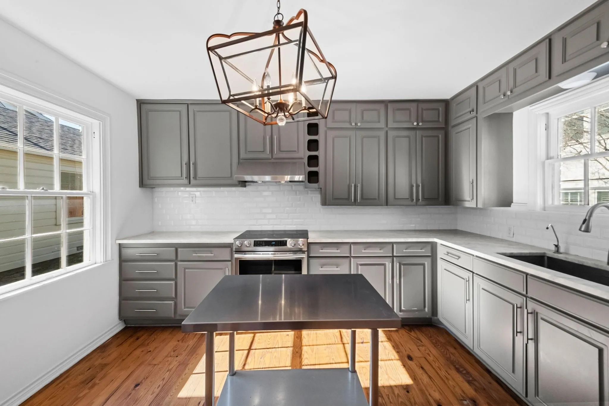 Single Family Residence For Rent in Tarrant County , 2420 Rogers Avenue, Fort Worth, Texas 76109, 3 Bedroom, 2 Bathroom, Garage spaces, 1,832 Sqft, built in 1940, mls#21395376, Real Estate Agent in Fort Worth, Homes For Rent in Tarrant county, Homes For Rent in Fort Worth, Realtor in Fort Worth Texas, Real Estate Brokerage Independent Realty Texas, Luminita Cordes Realtor