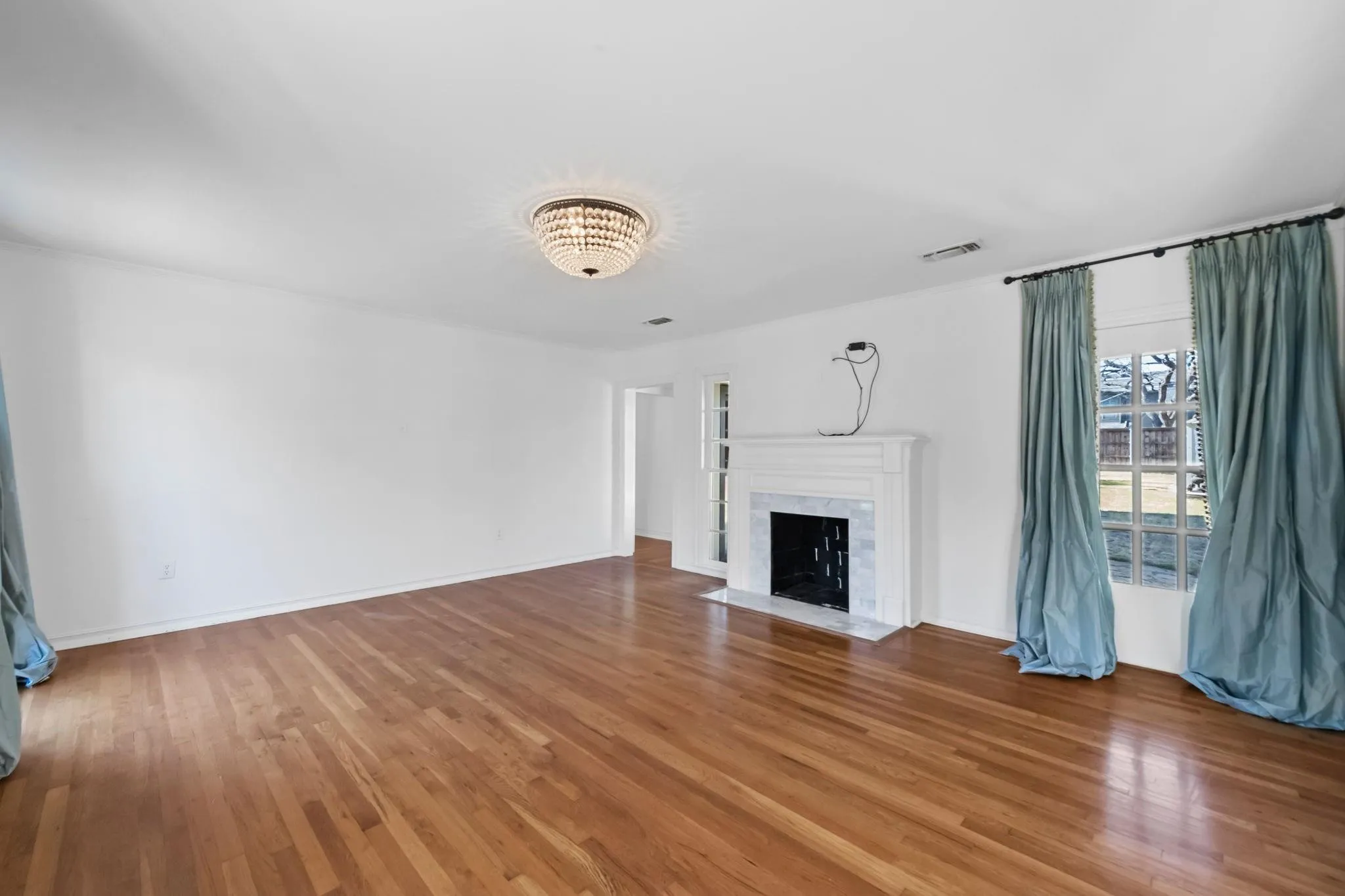 Single Family Residence For Rent in Tarrant County , 2420 Rogers Avenue, Fort Worth, Texas 76109, 3 Bedroom, 2 Bathroom, Garage spaces, 1,832 Sqft, built in 1940, mls#21395376, Real Estate Agent in Fort Worth, Homes For Rent in Tarrant county, Homes For Rent in Fort Worth, Realtor in Fort Worth Texas, Real Estate Brokerage Independent Realty Texas, Luminita Cordes Realtor