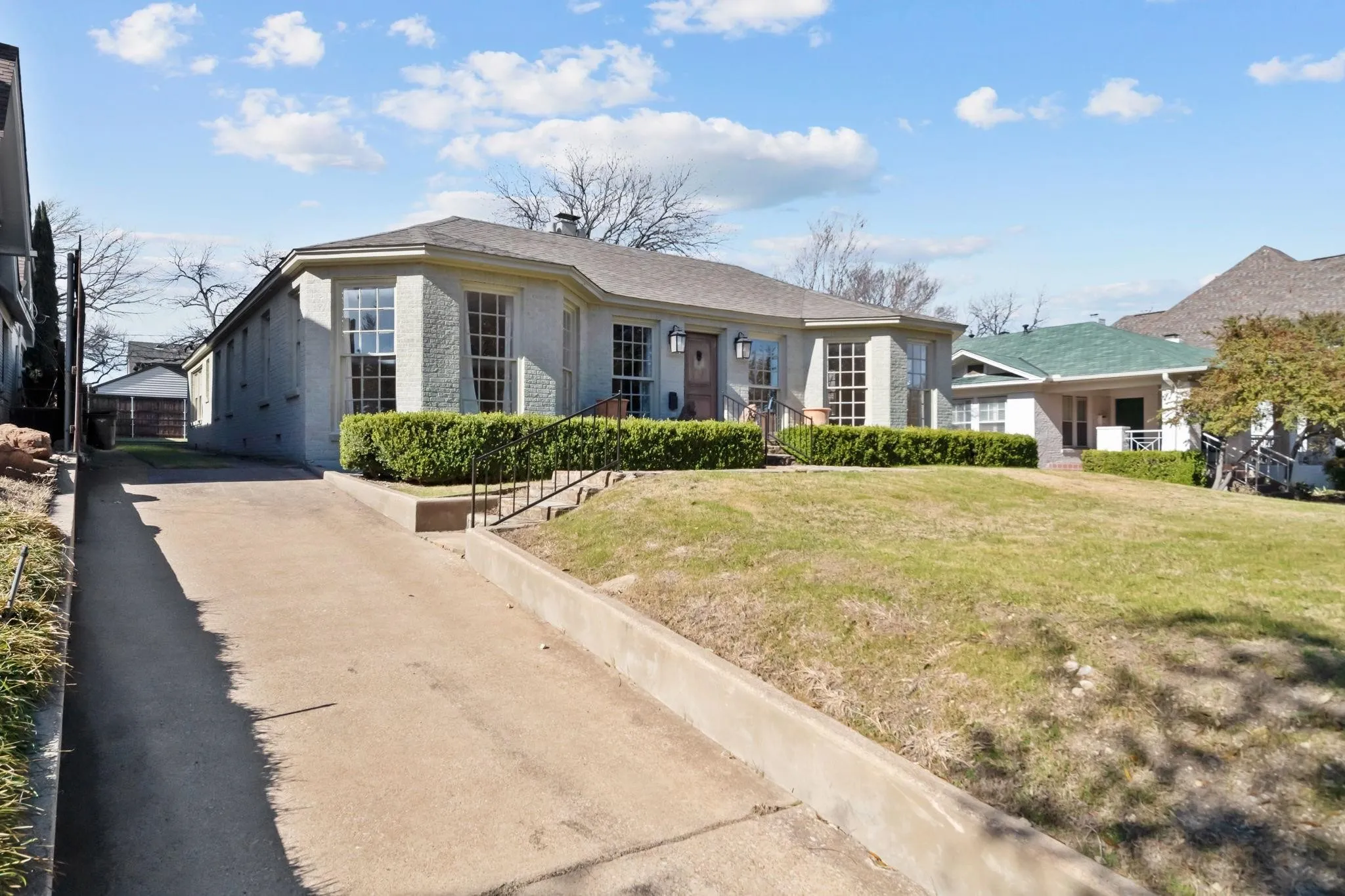 Single Family Residence For Rent in Tarrant County , 2420 Rogers Avenue, Fort Worth, Texas 76109, 3 Bedroom, 2 Bathroom, Garage spaces, 1,832 Sqft, built in 1940, mls#21395376, Real Estate Agent in Fort Worth, Homes For Rent in Tarrant county, Homes For Rent in Fort Worth, Realtor in Fort Worth Texas, Real Estate Brokerage Independent Realty Texas, Luminita Cordes Realtor