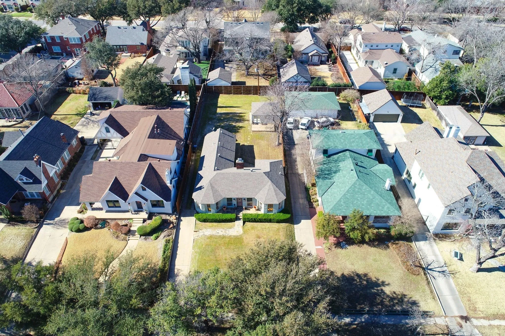 Single Family Residence For Rent in Tarrant County , 2420 Rogers Avenue, Fort Worth, Texas 76109, 3 Bedroom, 2 Bathroom, Garage spaces, 1,832 Sqft, built in 1940, mls#21395376, Real Estate Agent in Fort Worth, Homes For Rent in Tarrant county, Homes For Rent in Fort Worth, Realtor in Fort Worth Texas, Real Estate Brokerage Independent Realty Texas, Luminita Cordes Realtor