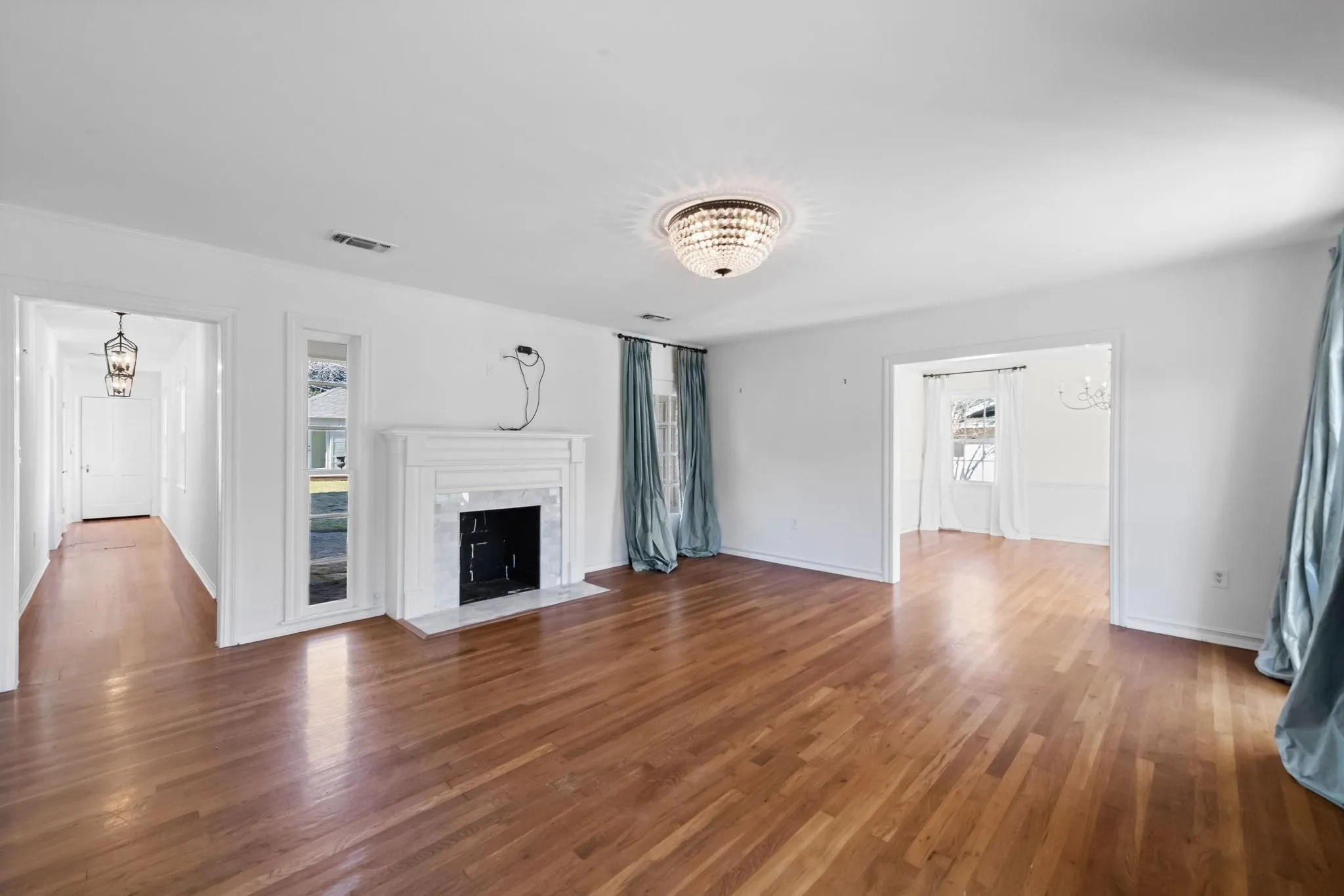 Single Family Residence For Rent in Tarrant County , 2420 Rogers Avenue, Fort Worth, Texas 76109, 3 Bedroom, 2 Bathroom, Garage spaces, 1,832 Sqft, built in 1940, mls#21395376, Real Estate Agent in Fort Worth, Homes For Rent in Tarrant county, Homes For Rent in Fort Worth, Realtor in Fort Worth Texas, Real Estate Brokerage Independent Realty Texas, Luminita Cordes Realtor