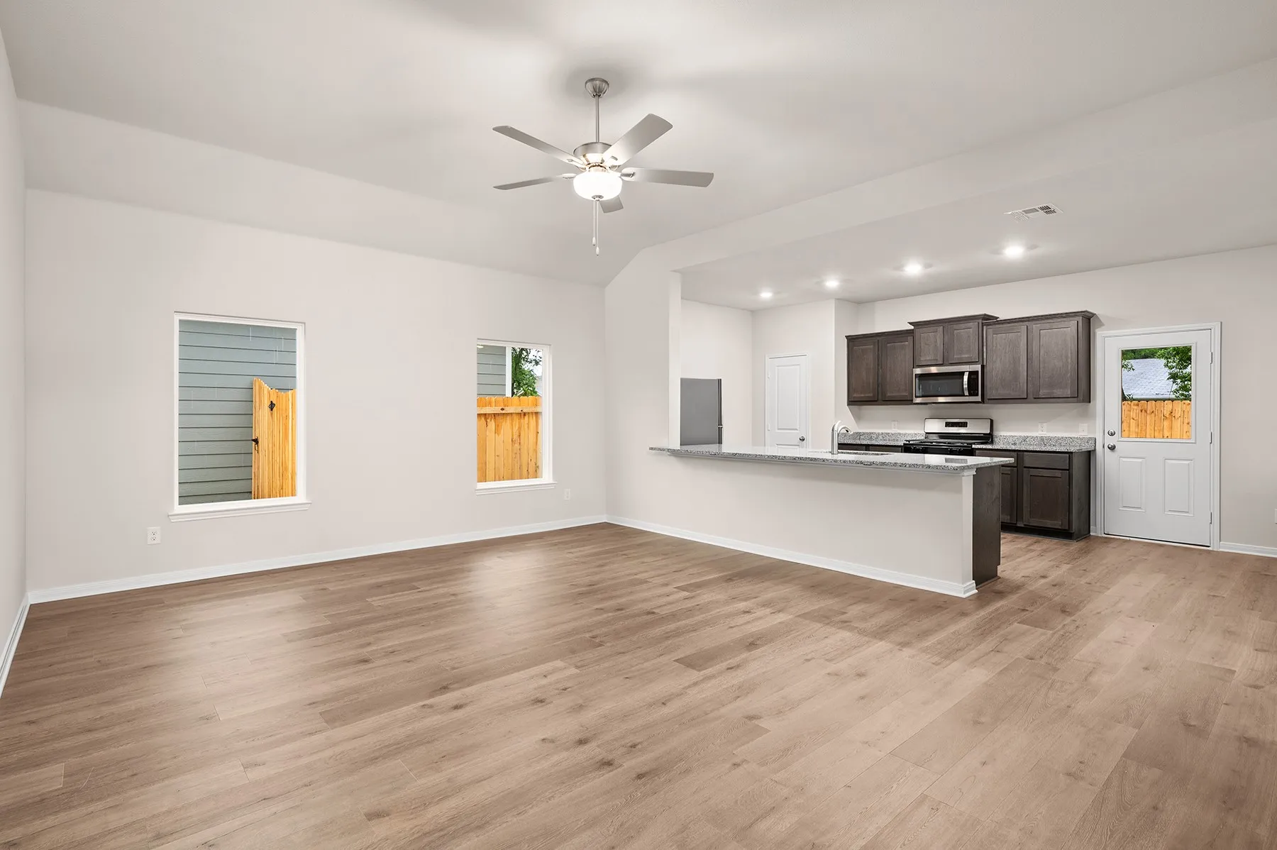Single Family Residence For Rent in Kaufman County , 139 North Island Drive, Terrell, Texas 75160, 4 Bedroom, 2 Bathroom, 2 Garage spaces, 1,752 Sqft, built in 2026, mls#21396349, Real Estate Agent in Terrell, Homes For Rent in Kaufman county, Homes For Rent in Terrell, Realtor in Terrell Texas, Real Estate Brokerage Independent Realty Texas, Luminita Cordes Realtor