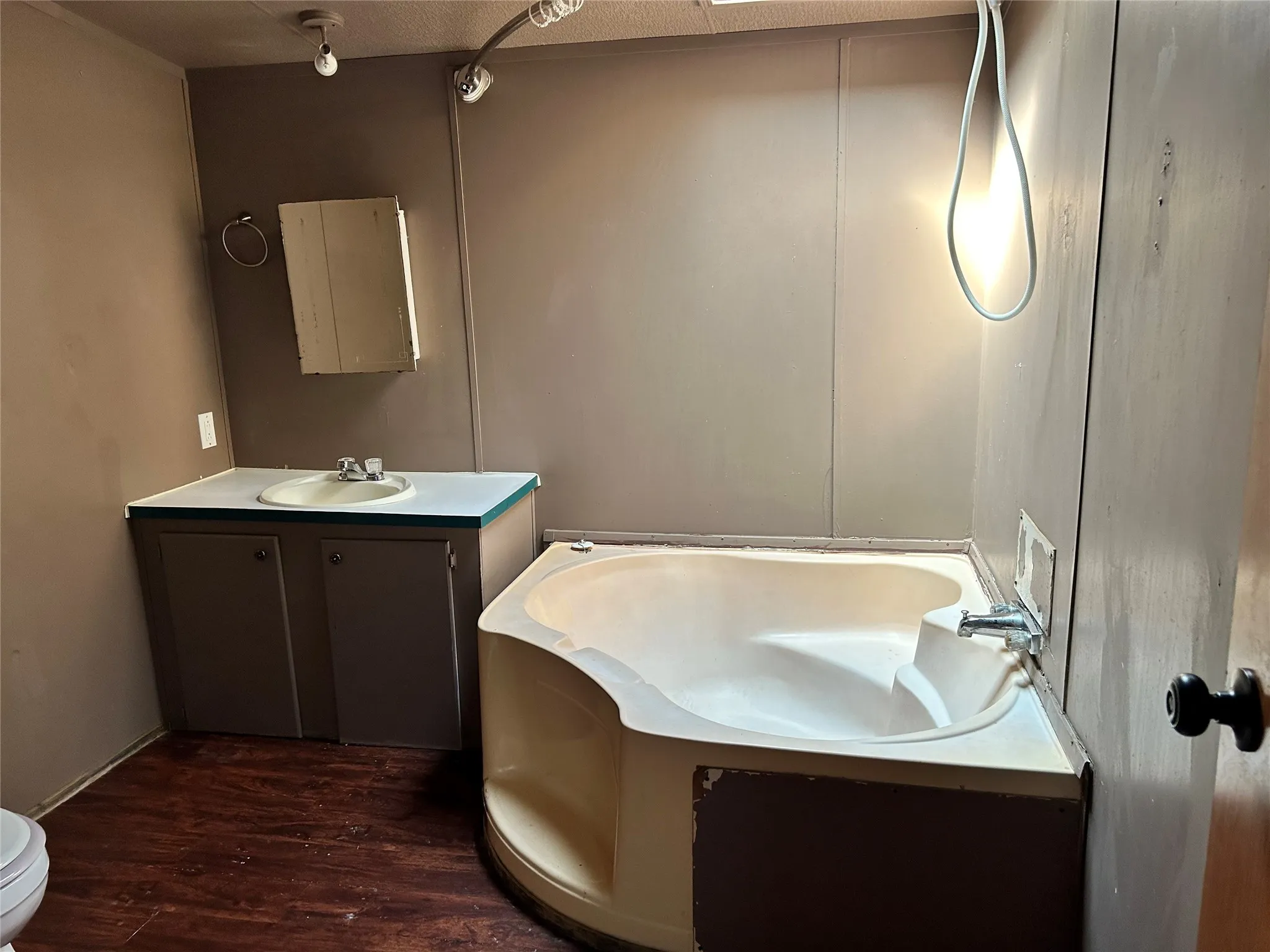 Mobile Home For Rent in Taylor County , 30 West Trail, Abilene, Texas 79605, 2 Bedroom, 2 Bathroom, Garage spaces, 1,982 Sqft, built in 1982, mls#21396341, Real Estate Agent in Abilene, Homes For Rent in Taylor county, Homes For Rent in Abilene, Realtor in Abilene Texas, Real Estate Brokerage Independent Realty Texas, Luminita Cordes Realtor