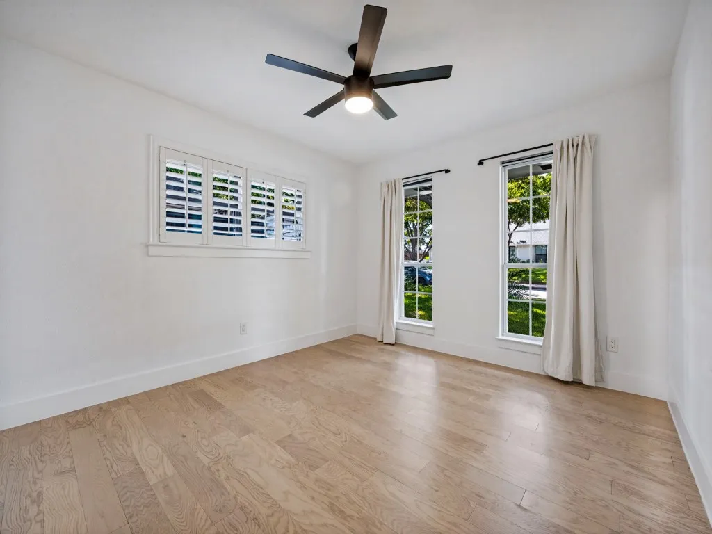 Single Family Residence For Sale in Dallas County , 16810 Deer Park Drive, Dallas, Texas 75248, 5 Bedroom, 4 Bathroom, 2 Garage spaces, 3,875 Sqft, built in 1975, mls#21394497, Real Estate Agent in Dallas, Homes For Sale in Dallas county, Homes For Sale in Dallas, Realtor in Dallas Texas, Real Estate Brokerage Independent Realty Texas, Luminita Cordes Realtor